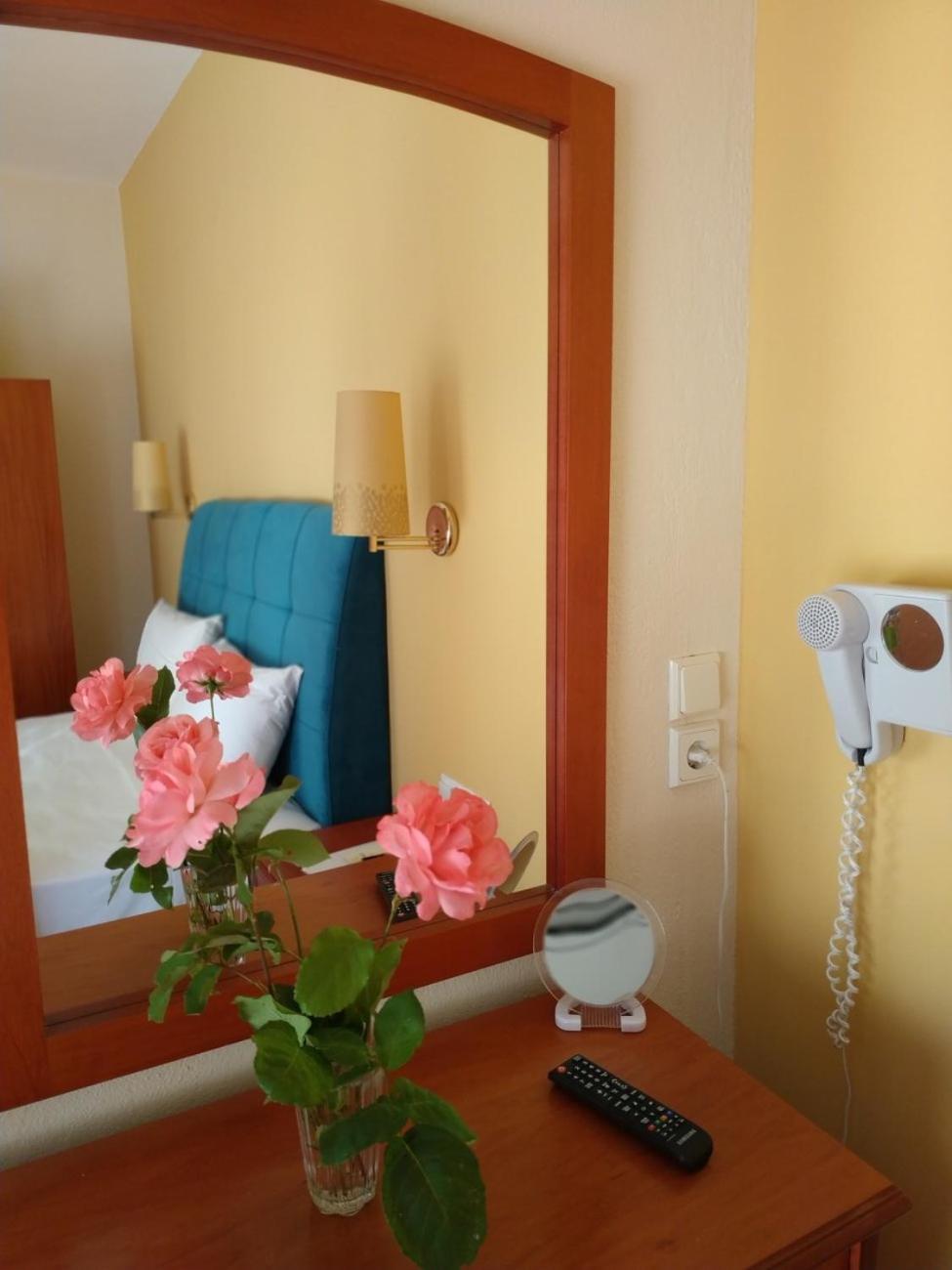 Apartment with Garden View