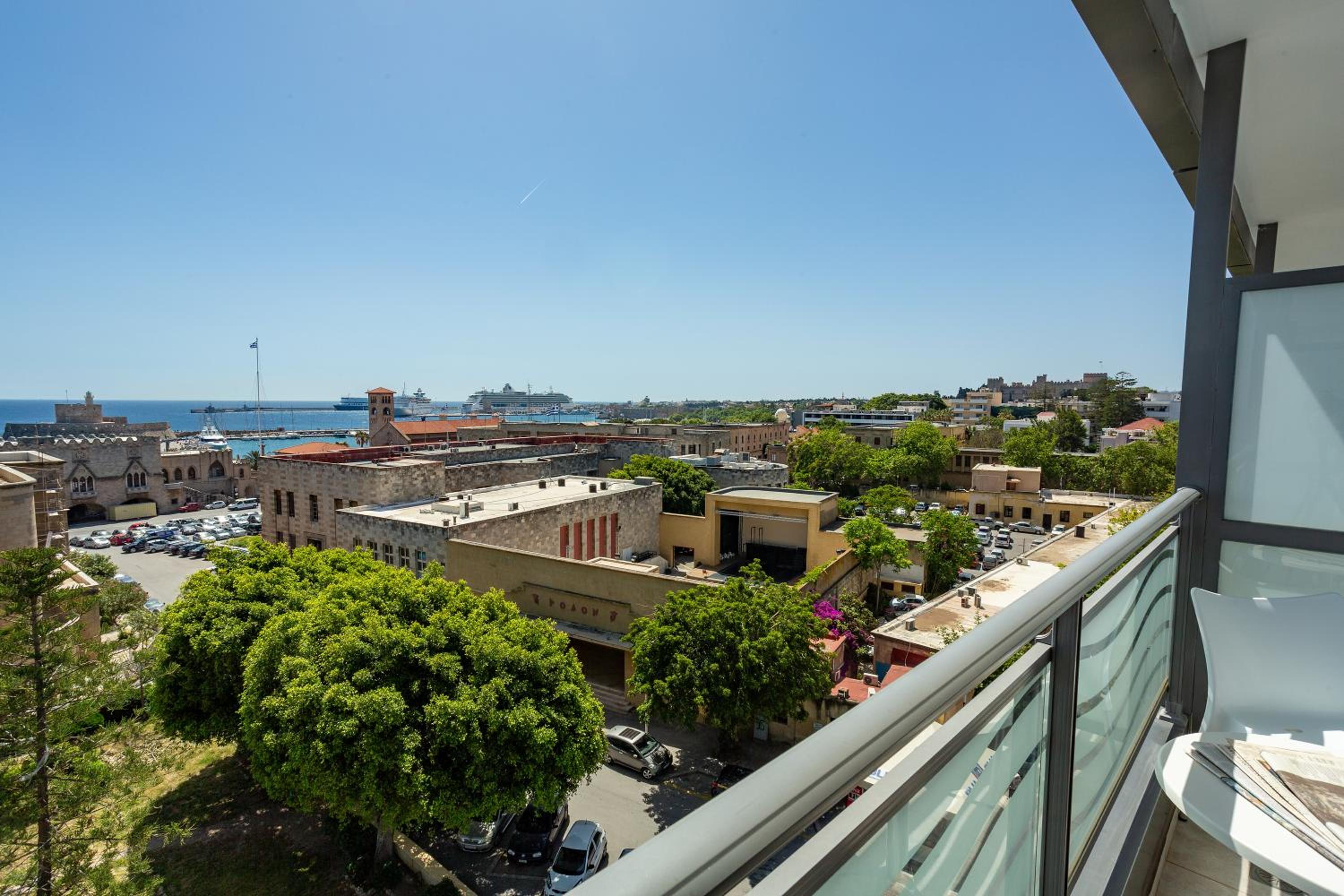 Double Room with Sea View - Photo 4
