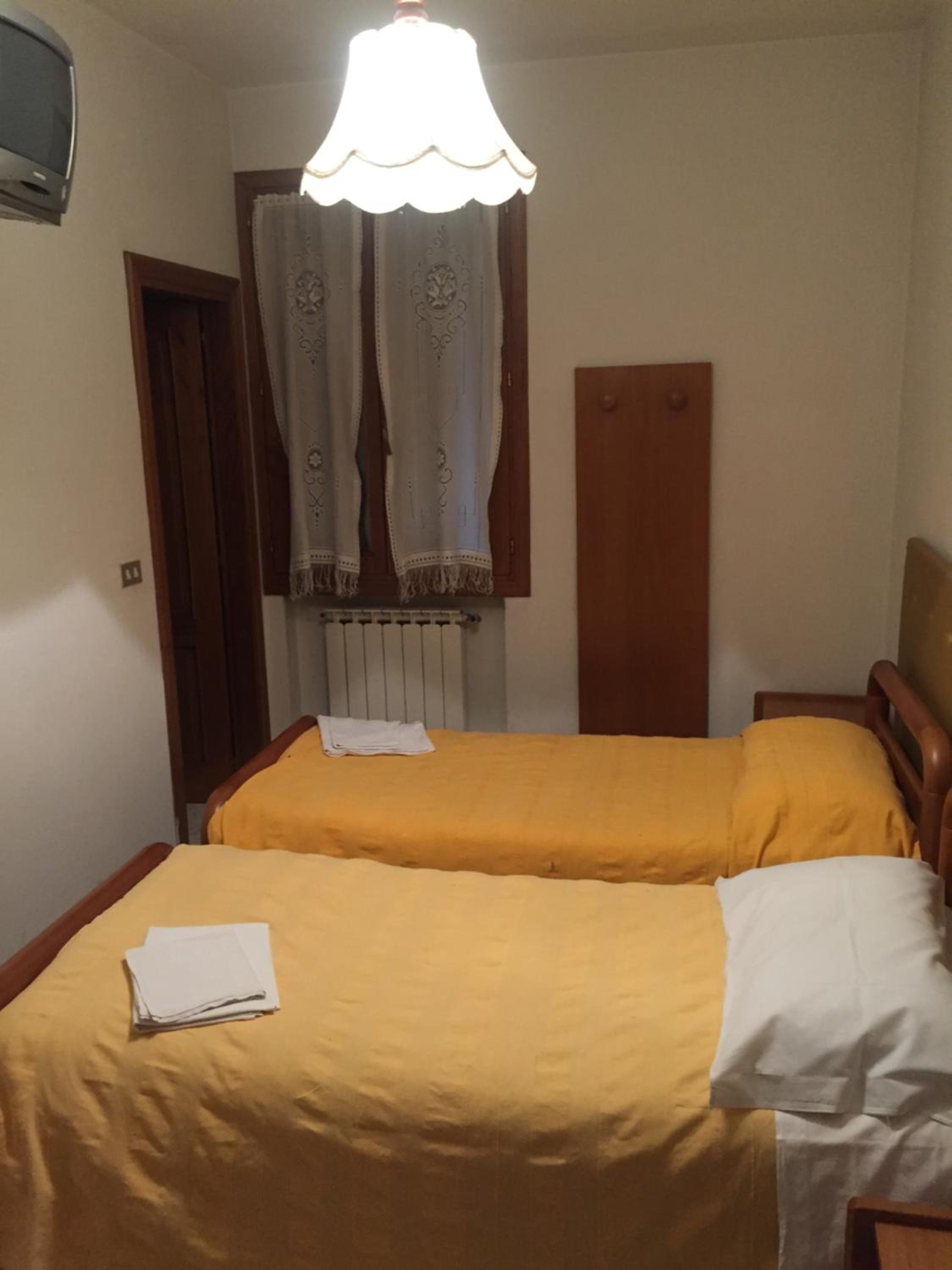 Double Room - Photo 3