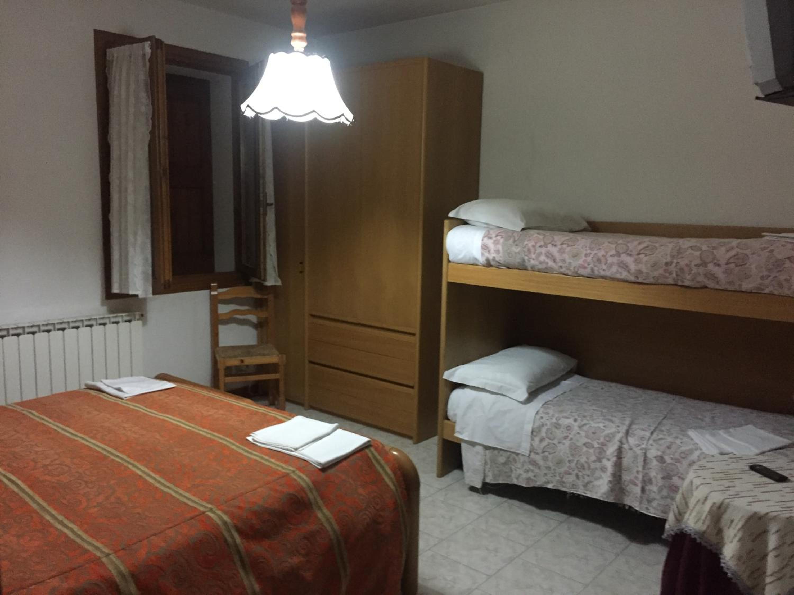 Double Room - Photo 5
