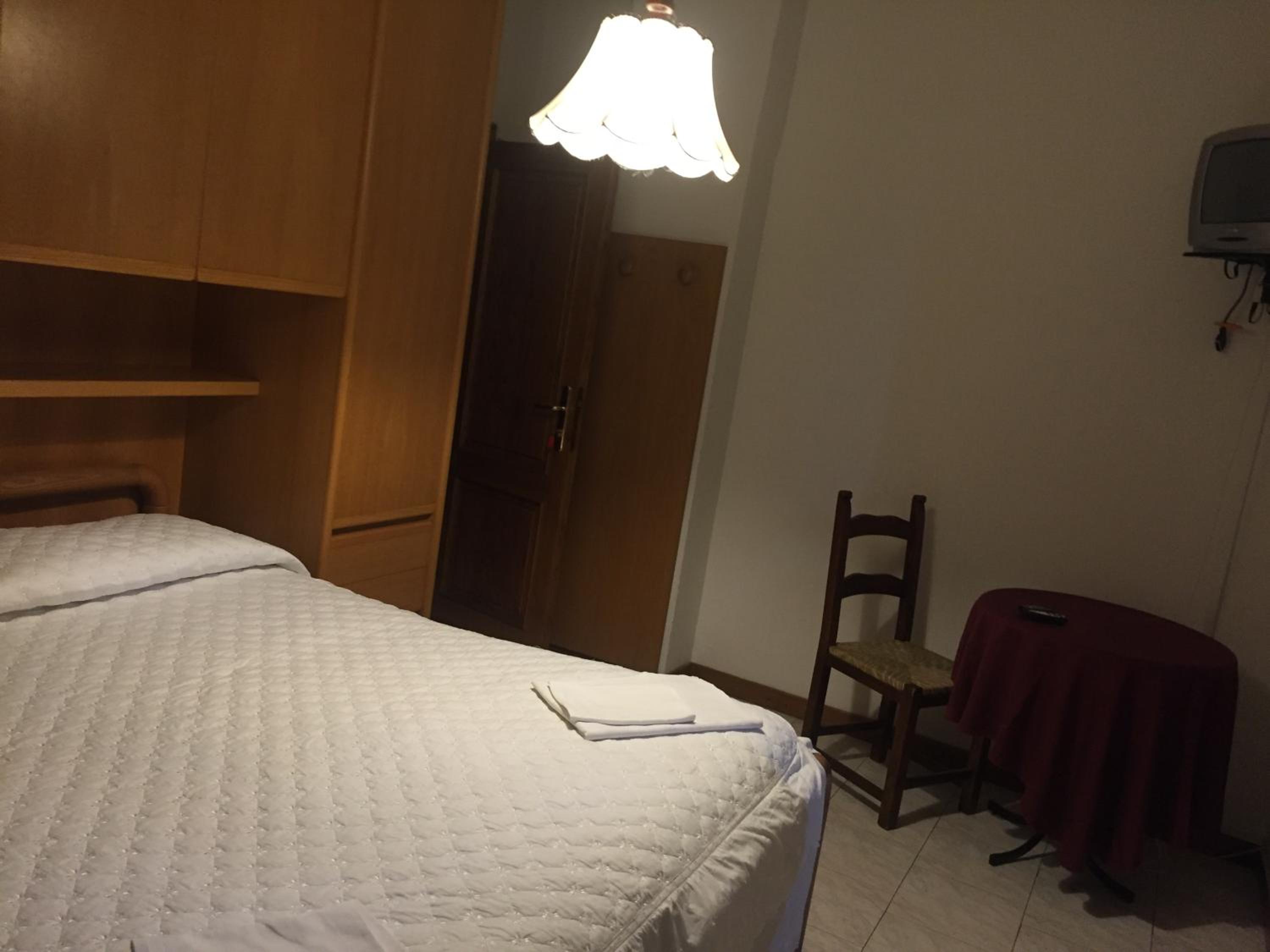 Double Room - Photo 7