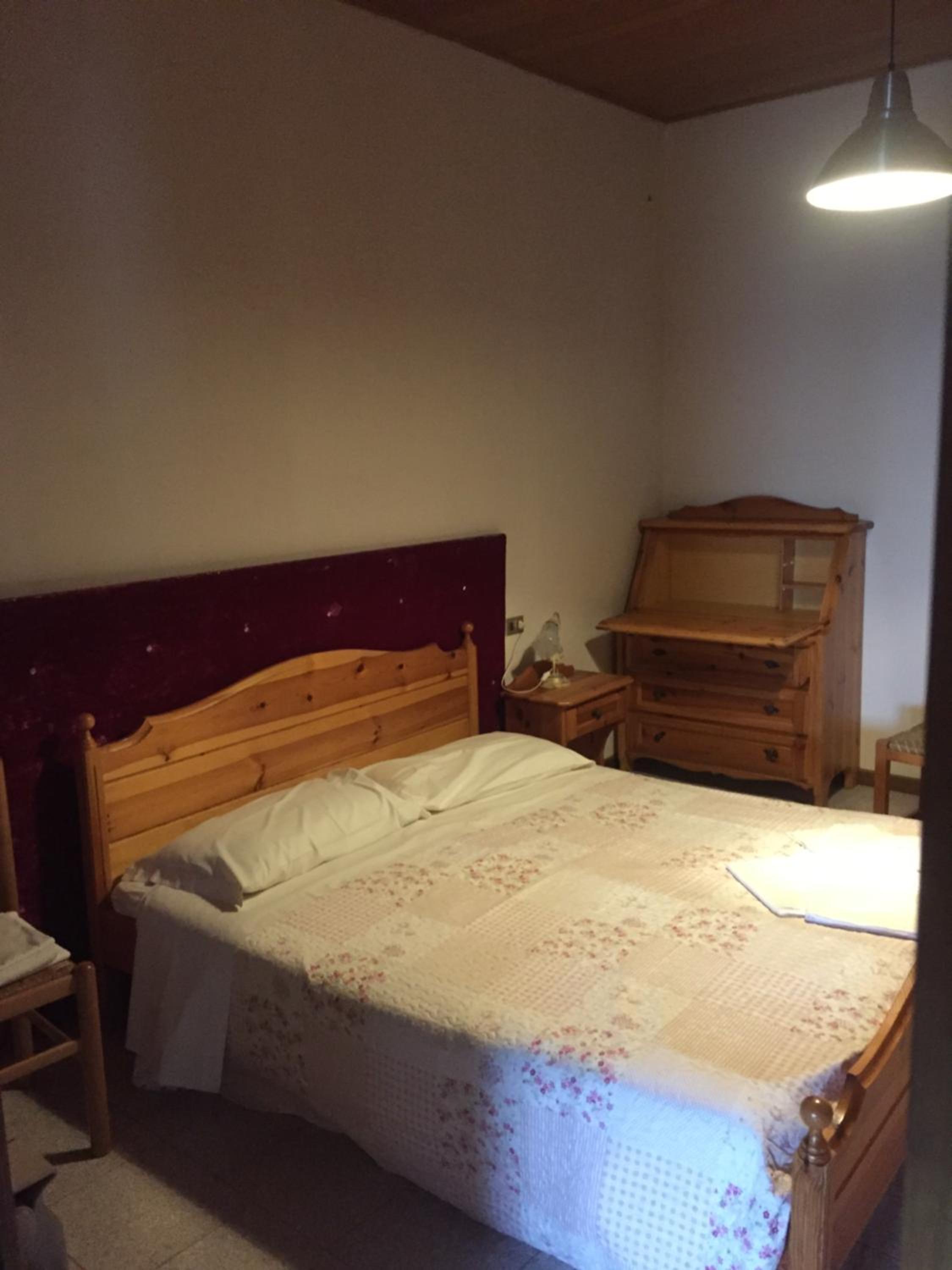 One-Bedroom Apartment - Photo 3