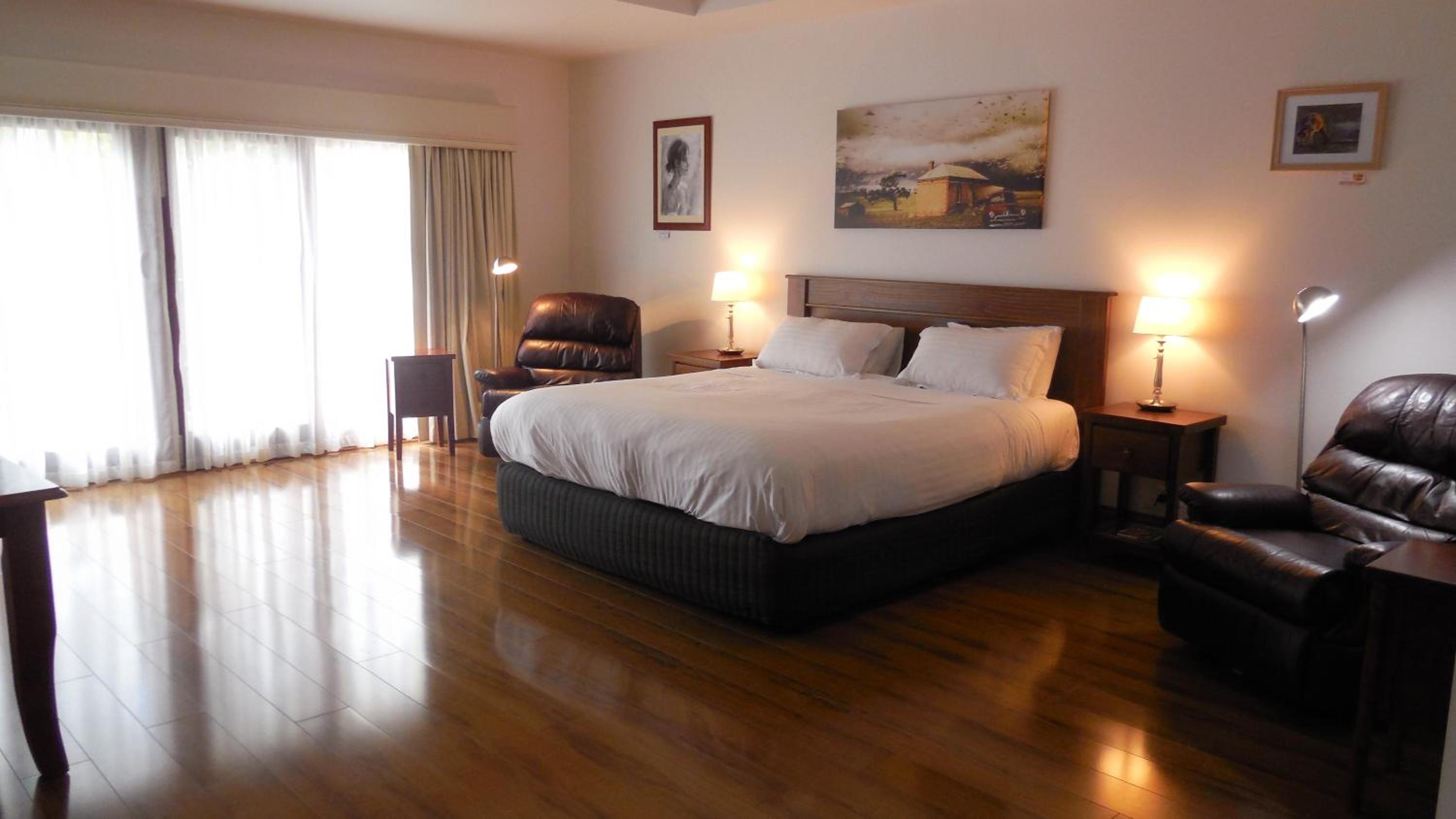 King Room with Balcony photo 3