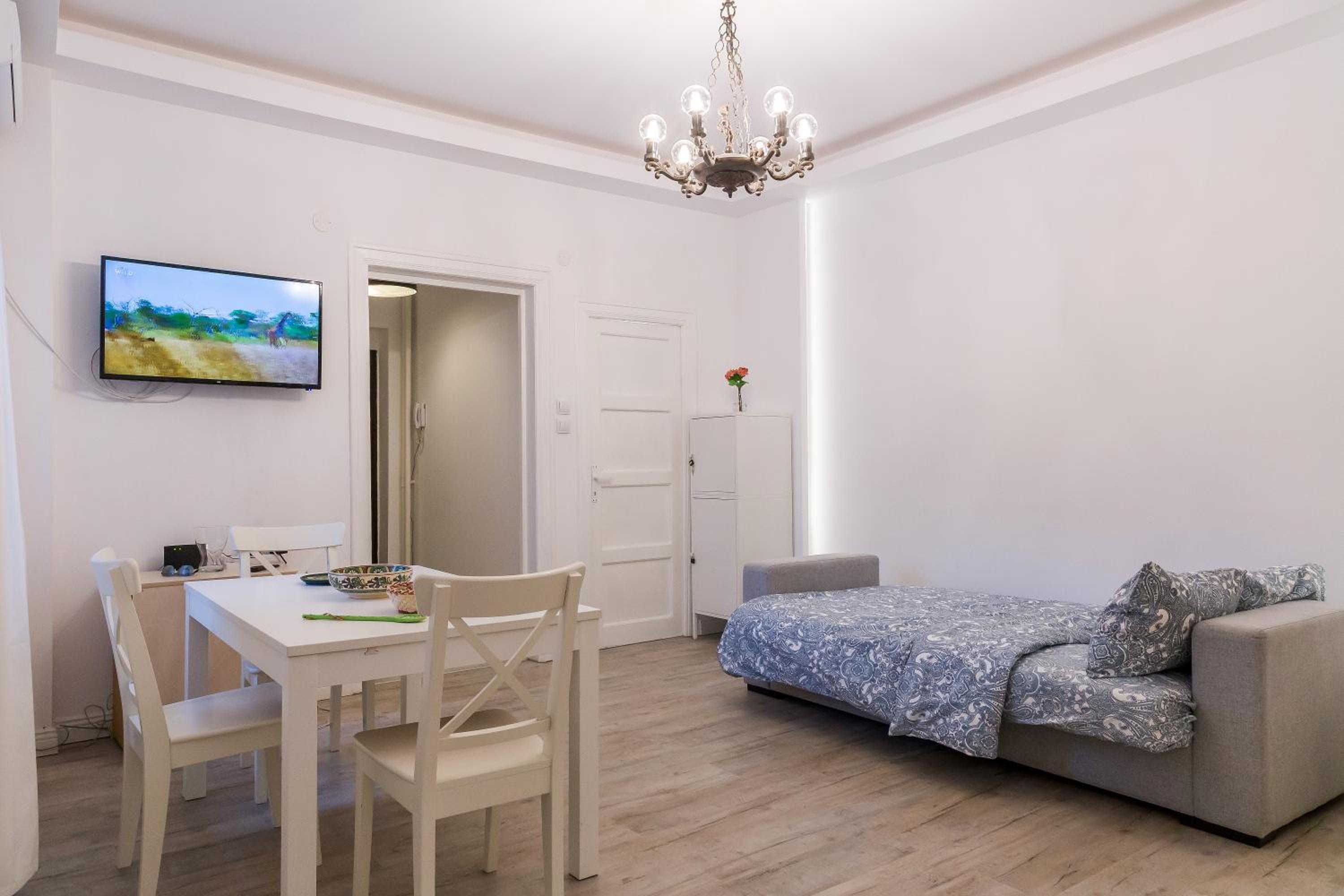 Two-Bedroom Apartment - Photo 32