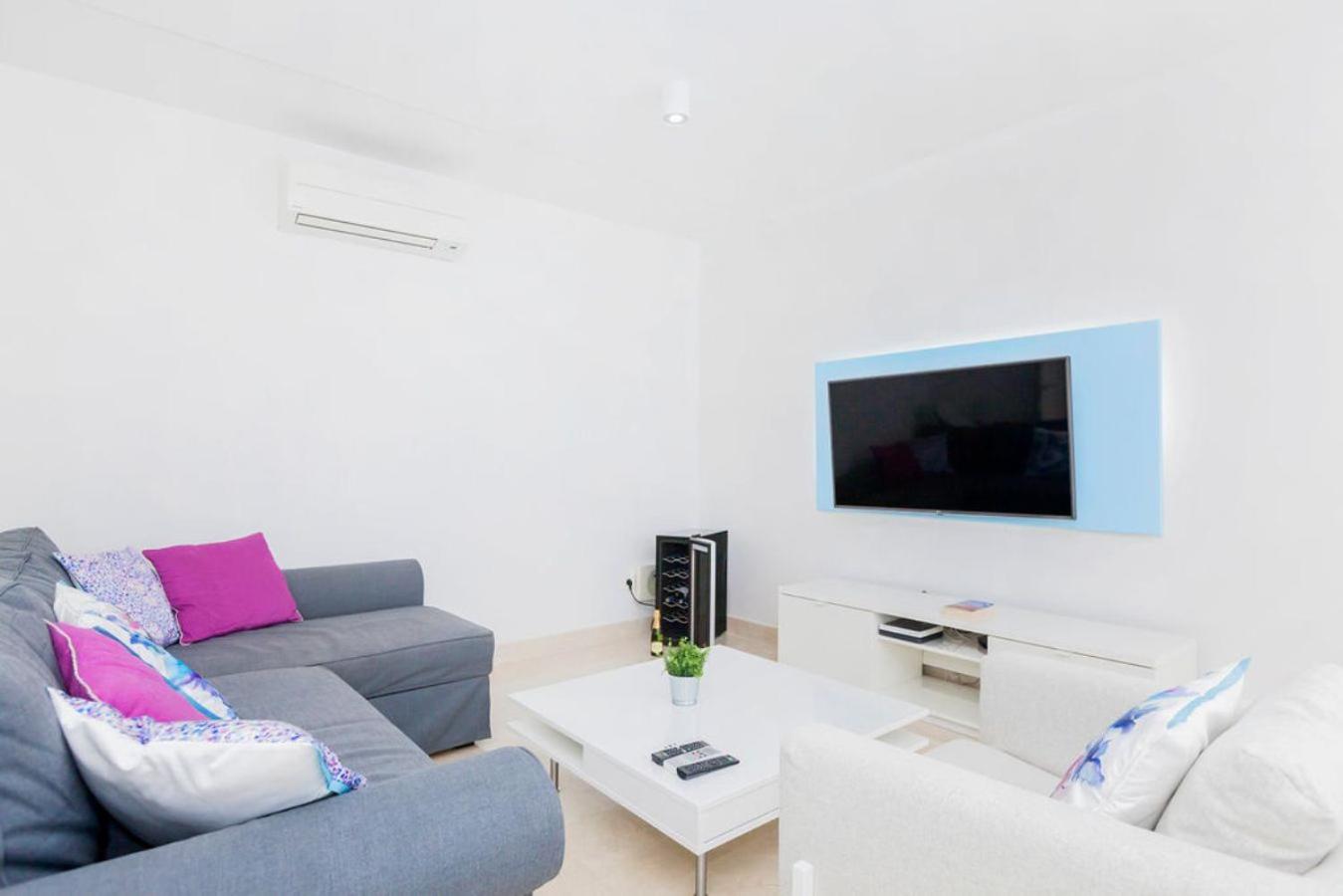 Apartamento con vista a la piscina