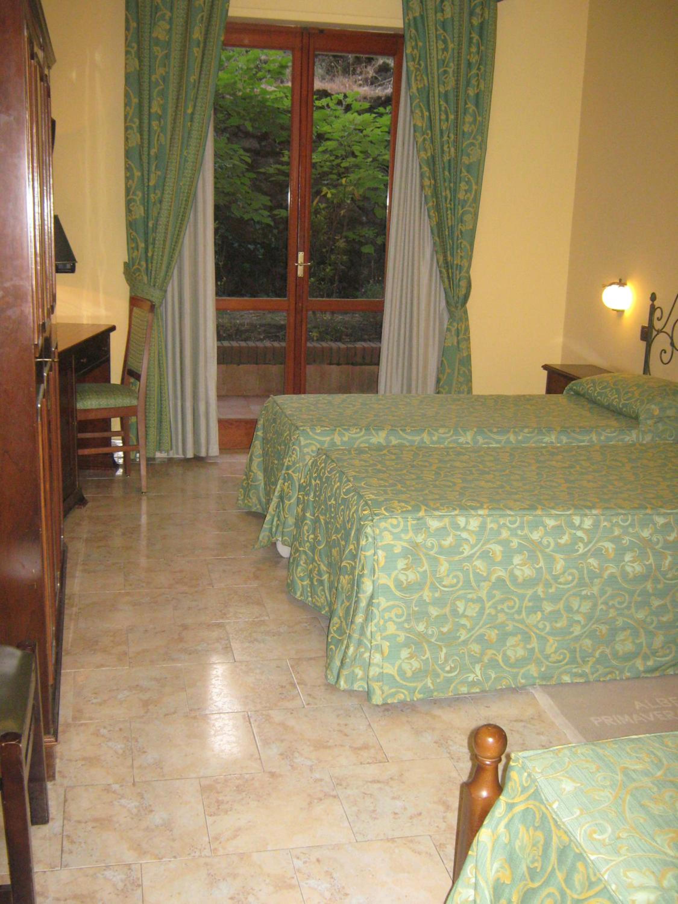 Quadruple Room - Photo 3