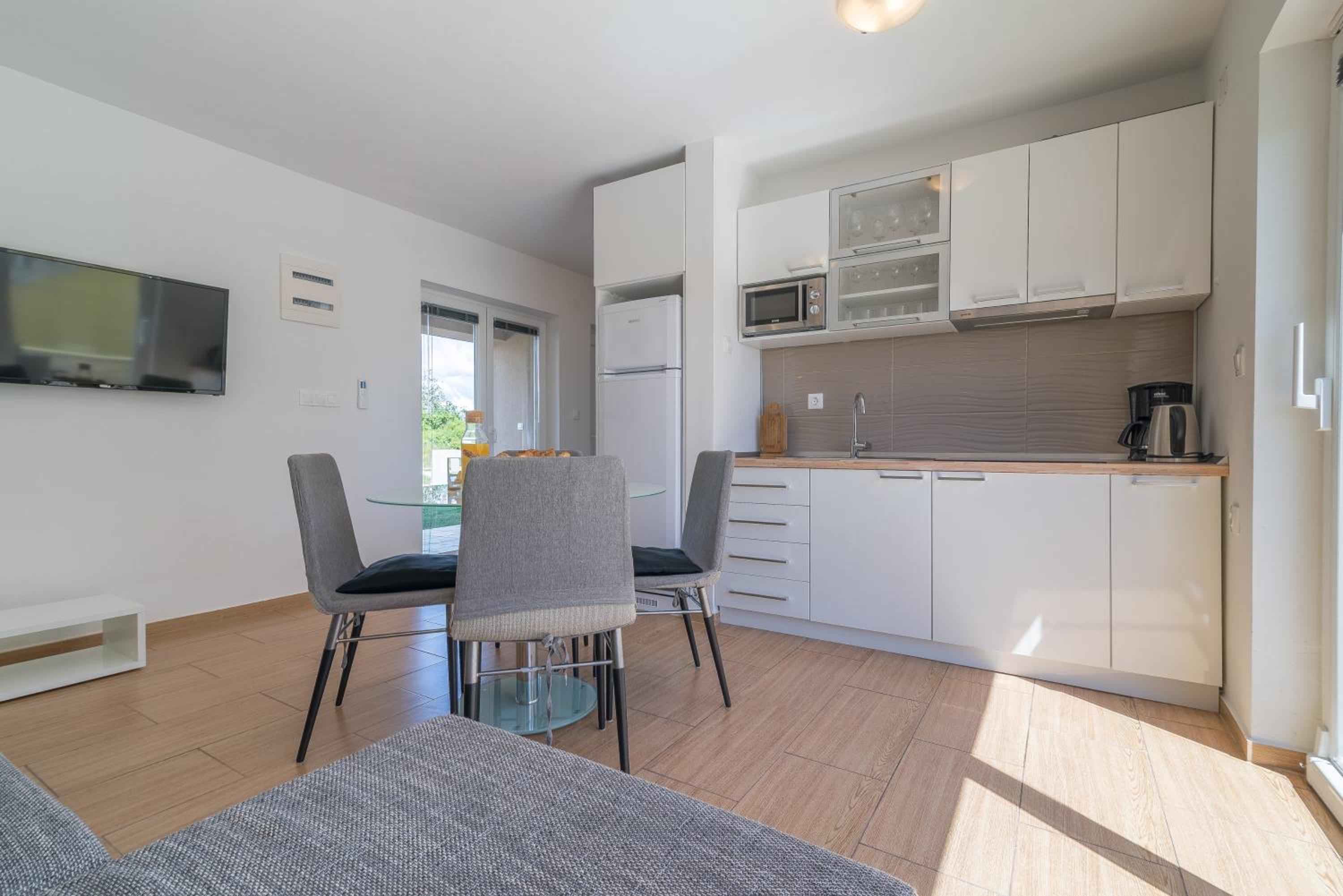 Apartment photo 3