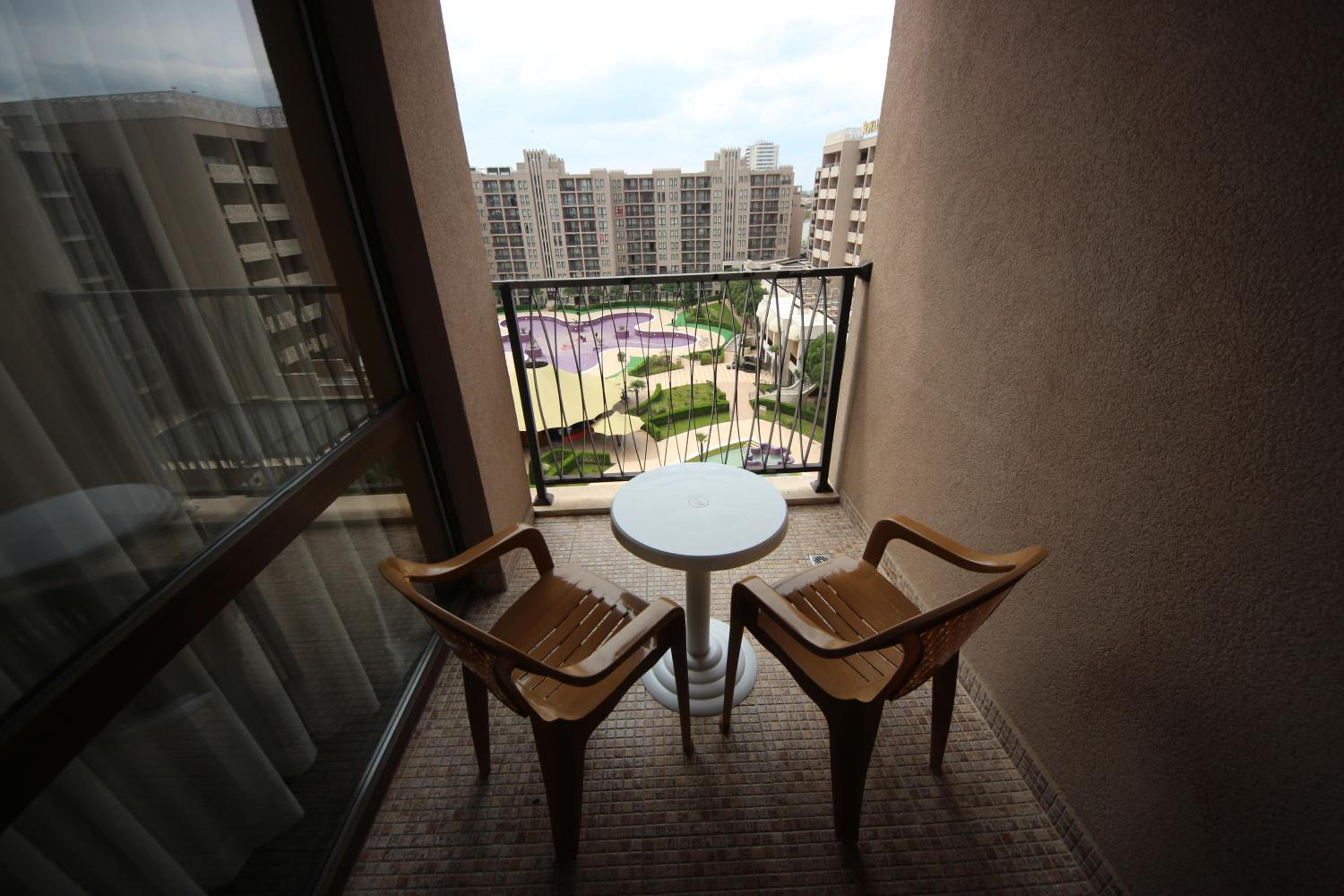 Deluxe Apartment