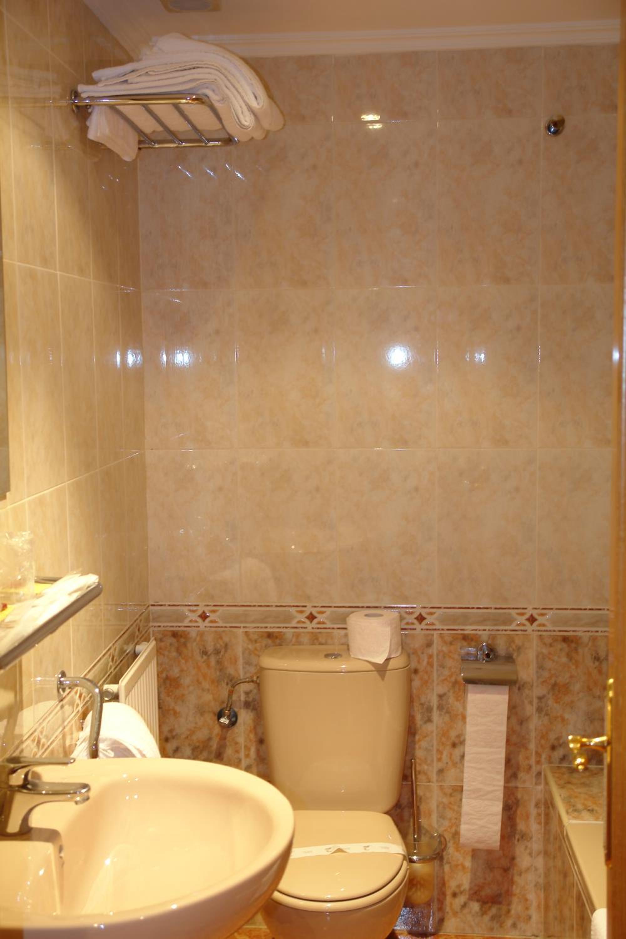 Triple Room - Photo 7