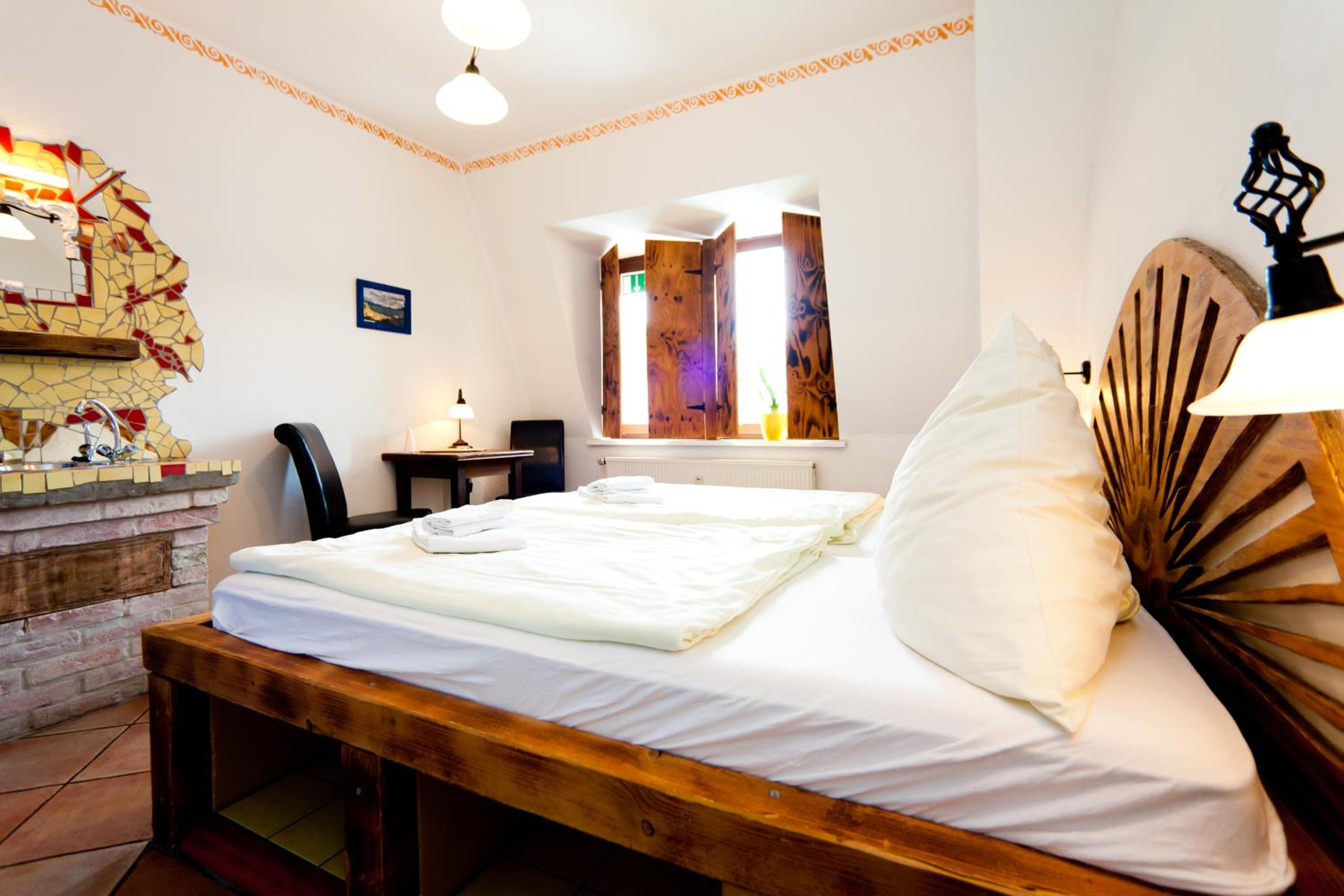 Double Room with Shared Bathroom photo 2