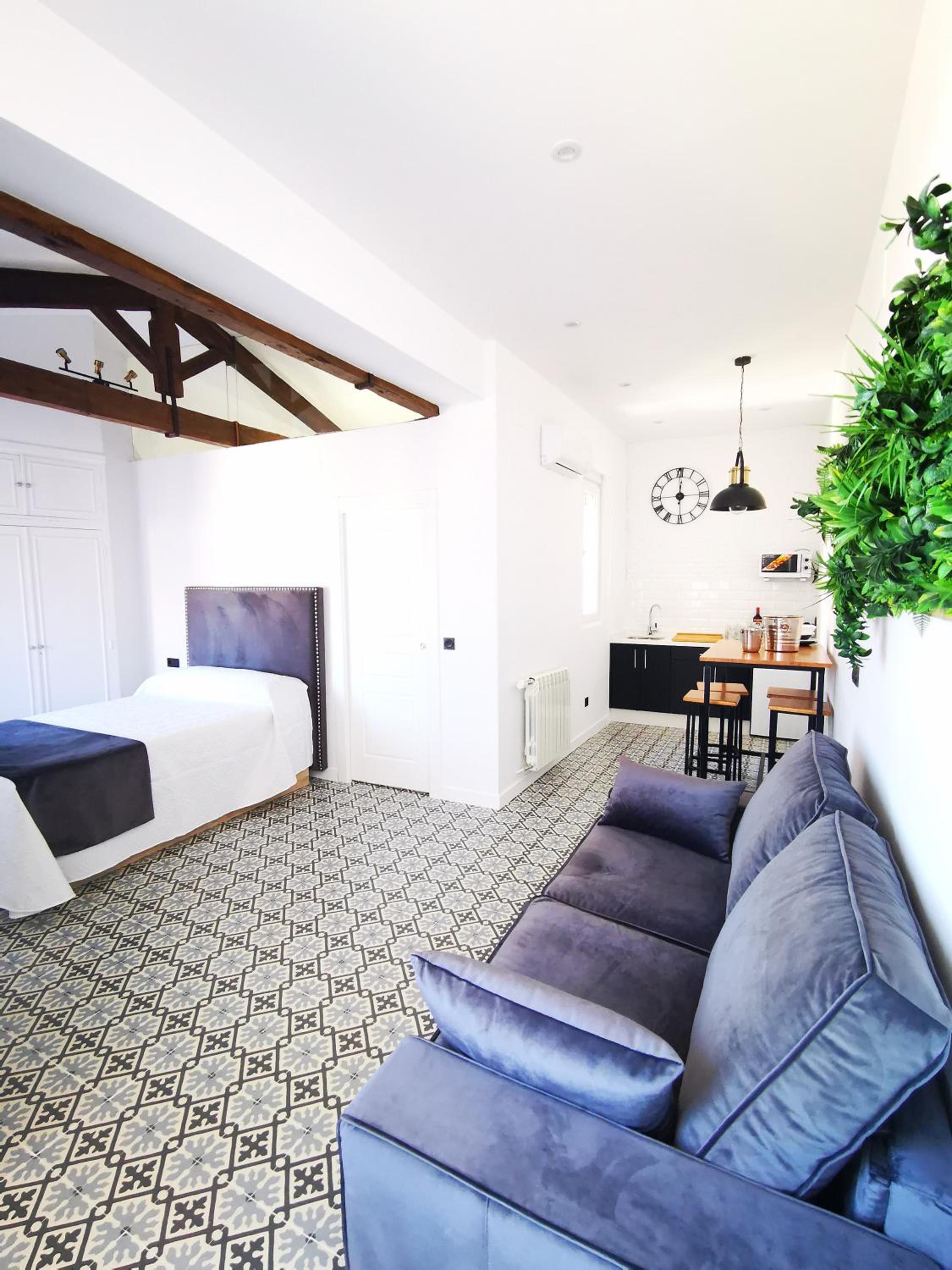 Loft - Photo 1