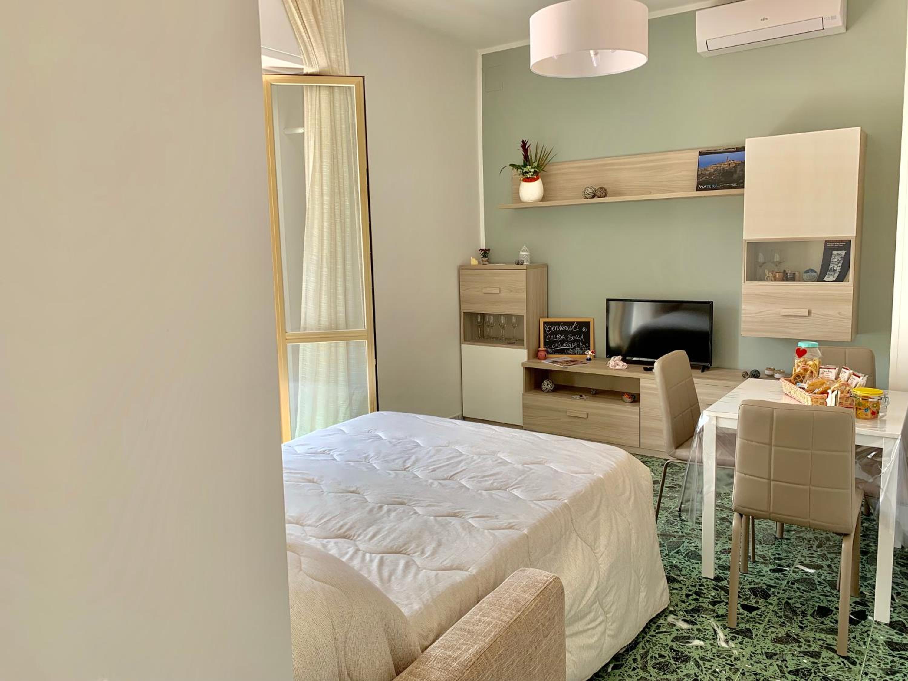 One-Bedroom House - Photo 7
