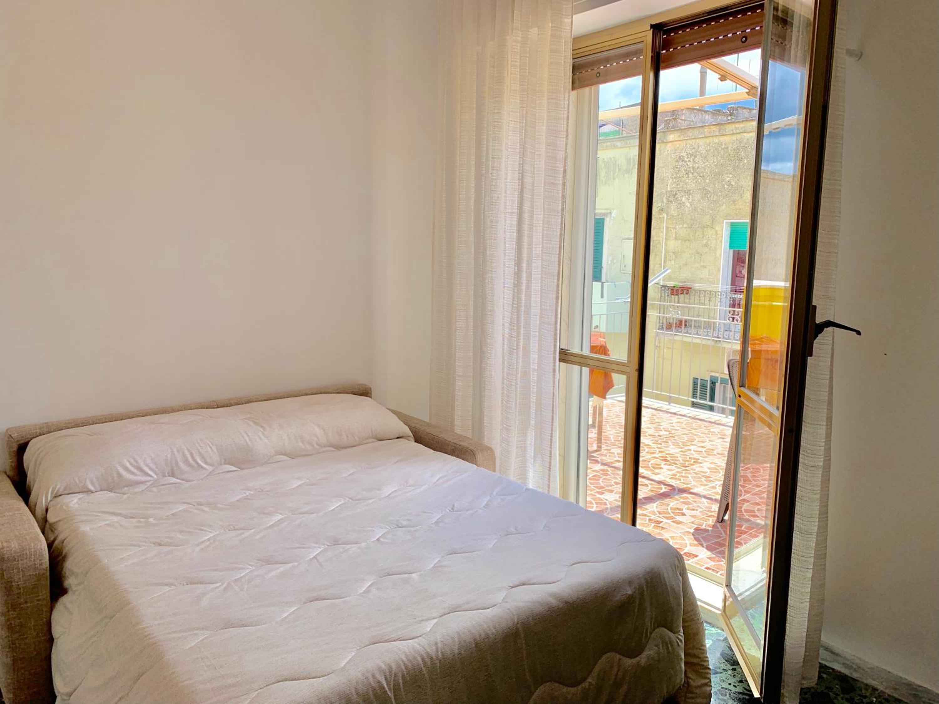 One-Bedroom House - Photo 15