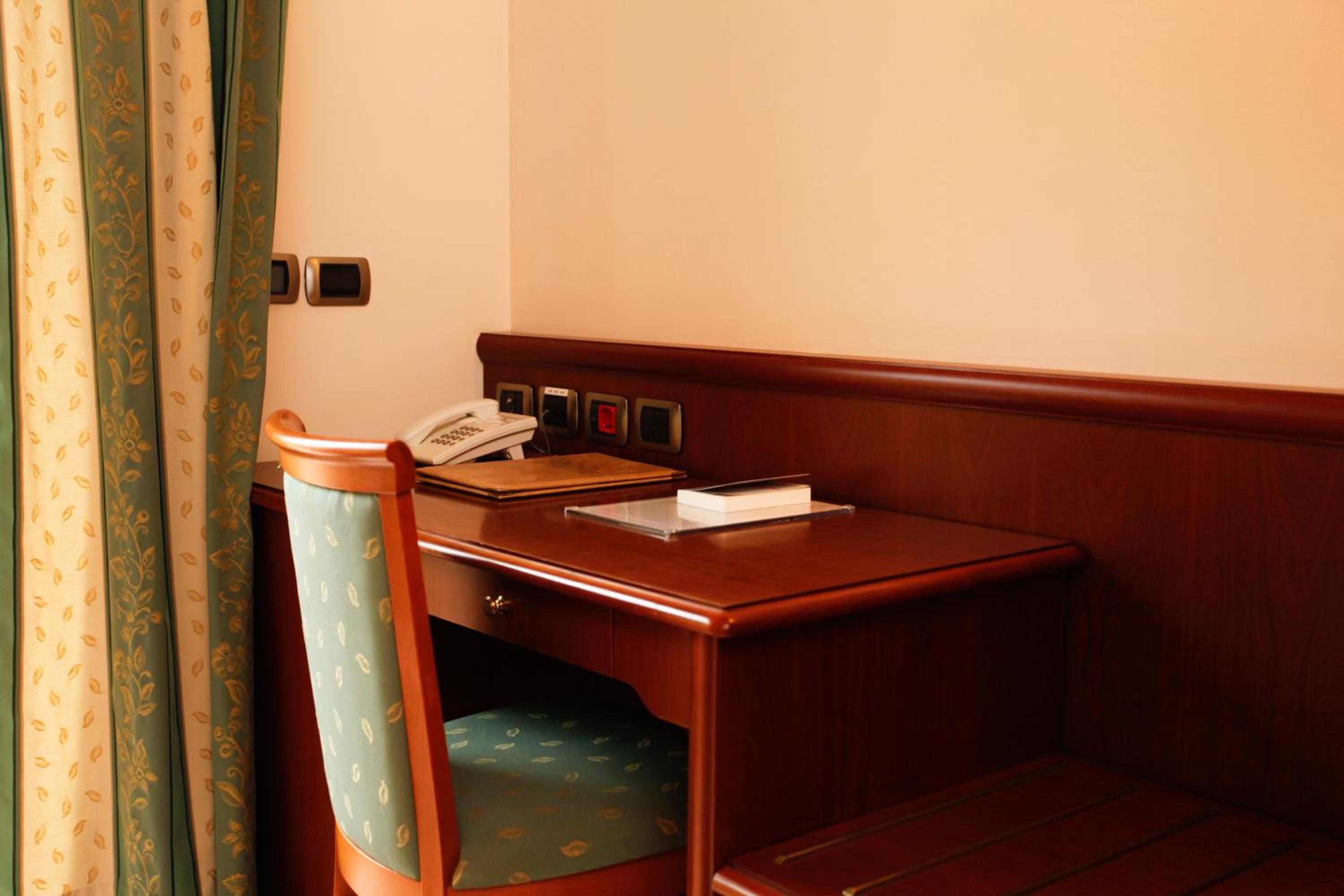 Superior Quadruple Room photo 3