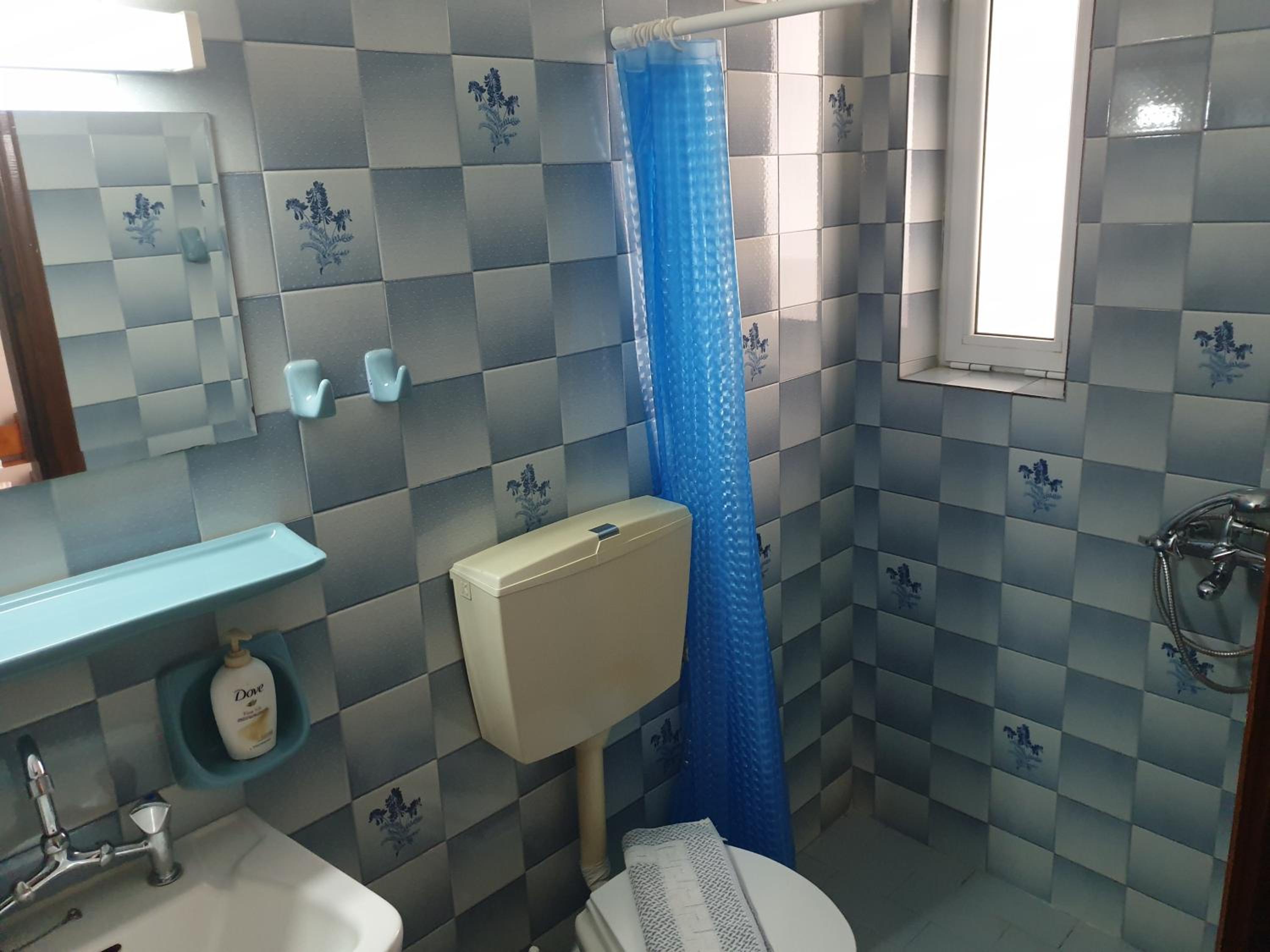 Double or Twin Room - Photo 4