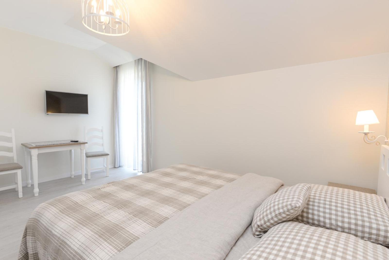 Double Room with Balcony - Photo 1