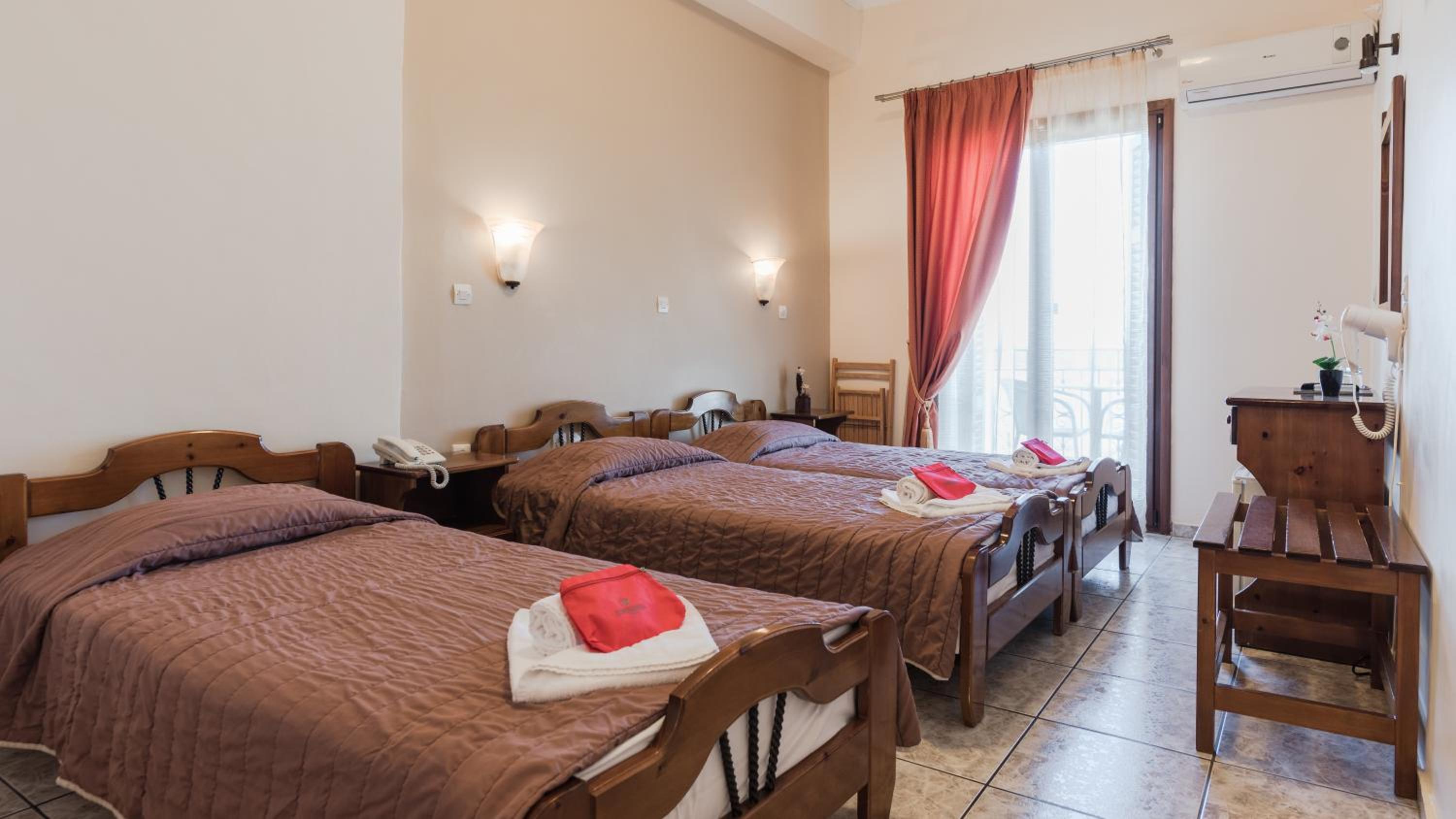 Standard Triple Room with Sea View photo 2