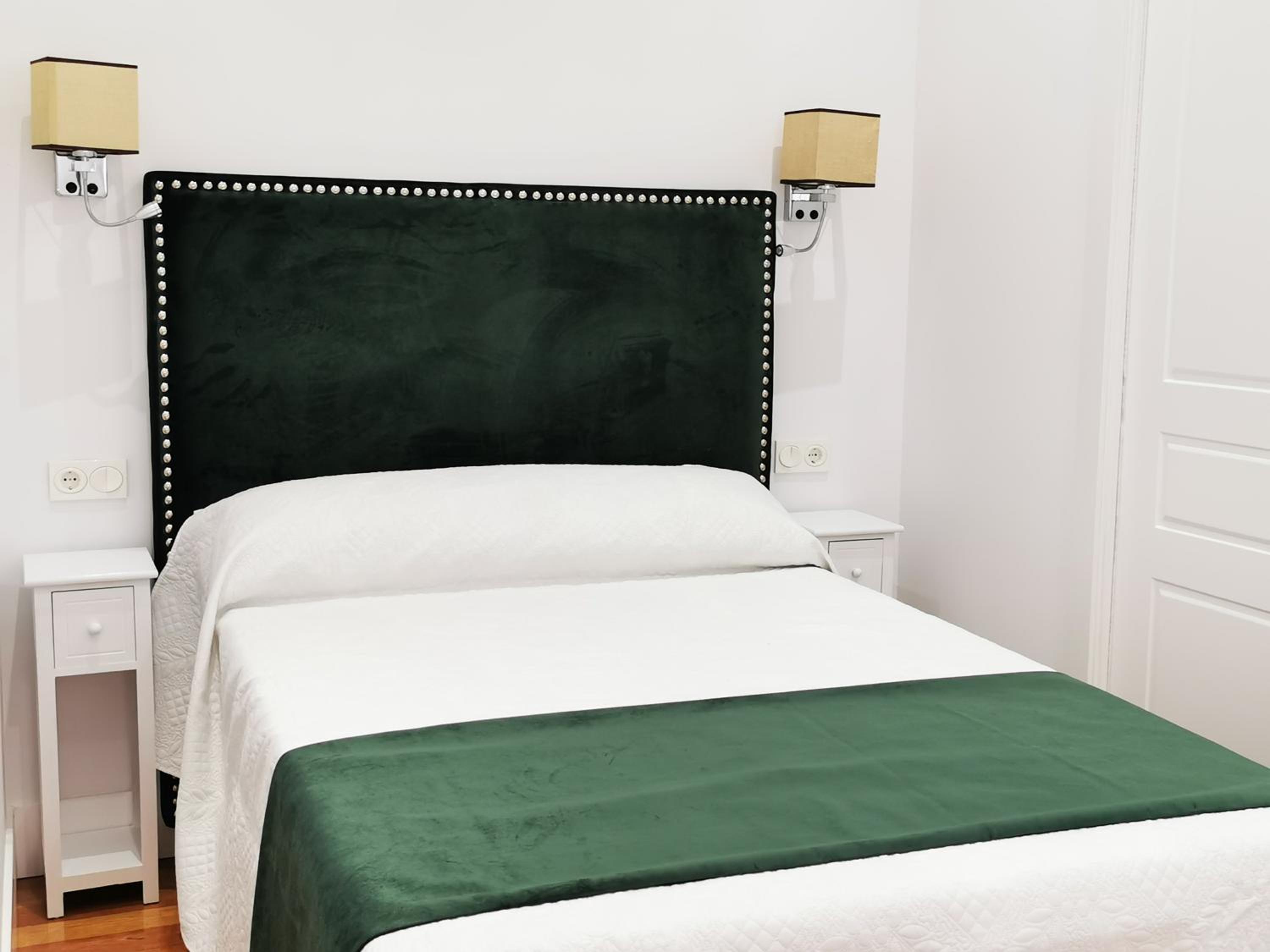 Executive Suite - Photo 11