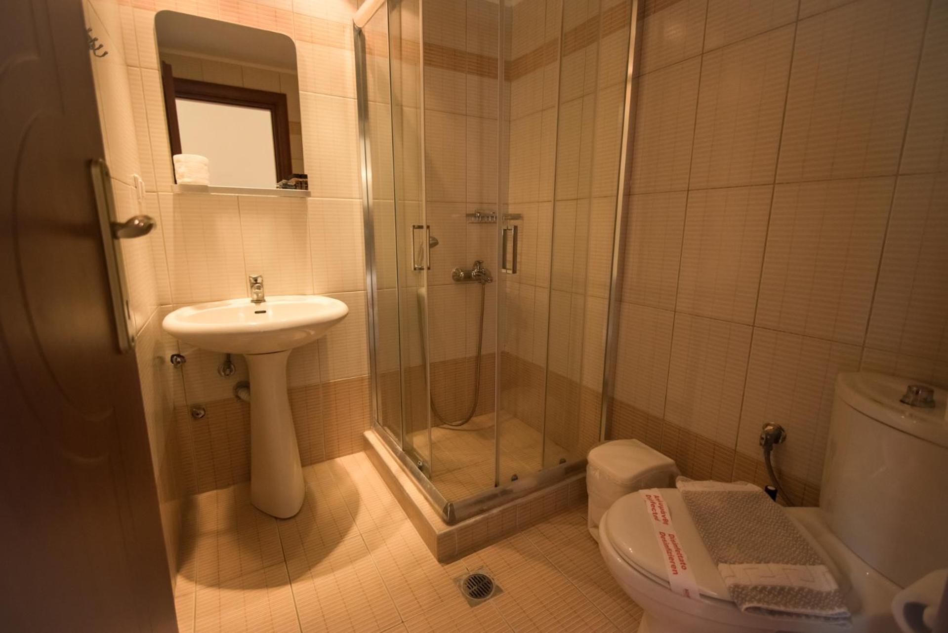 Two-Bedroom Apartment with Balcony photo 3