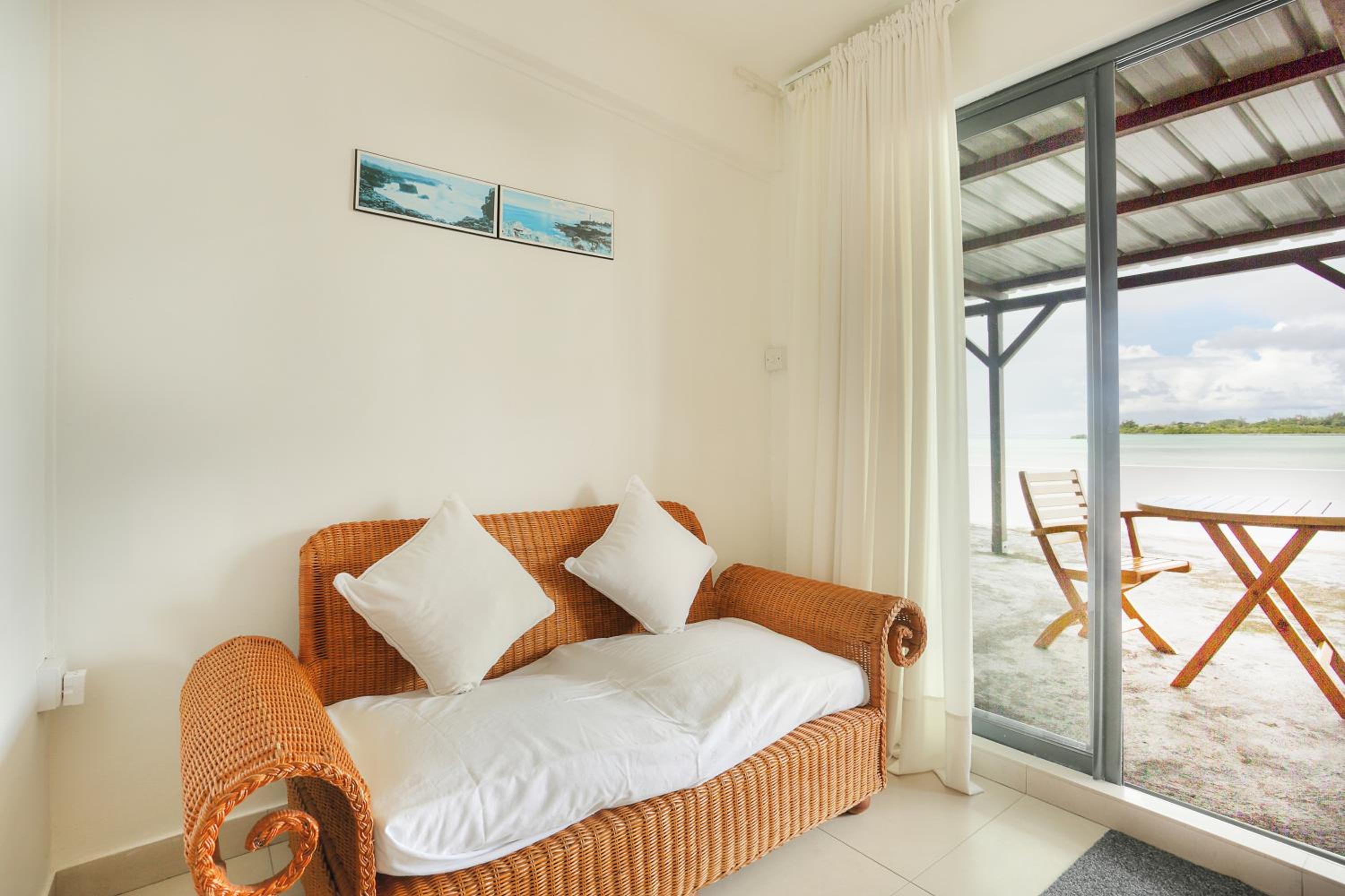 Deluxe Double Room with Balcony and Sea View photo 3