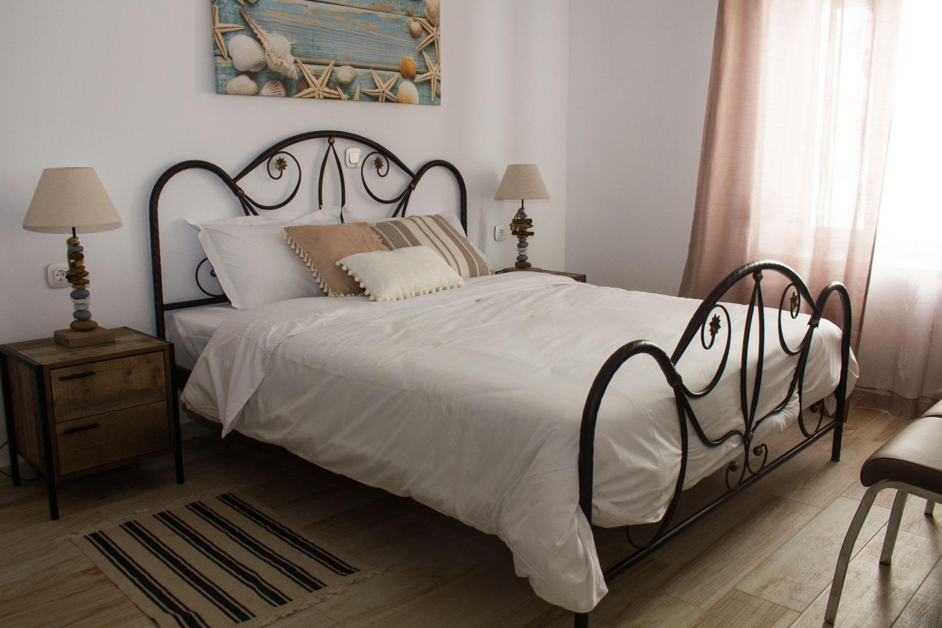 Two-Bedroom Apartment - Photo 16