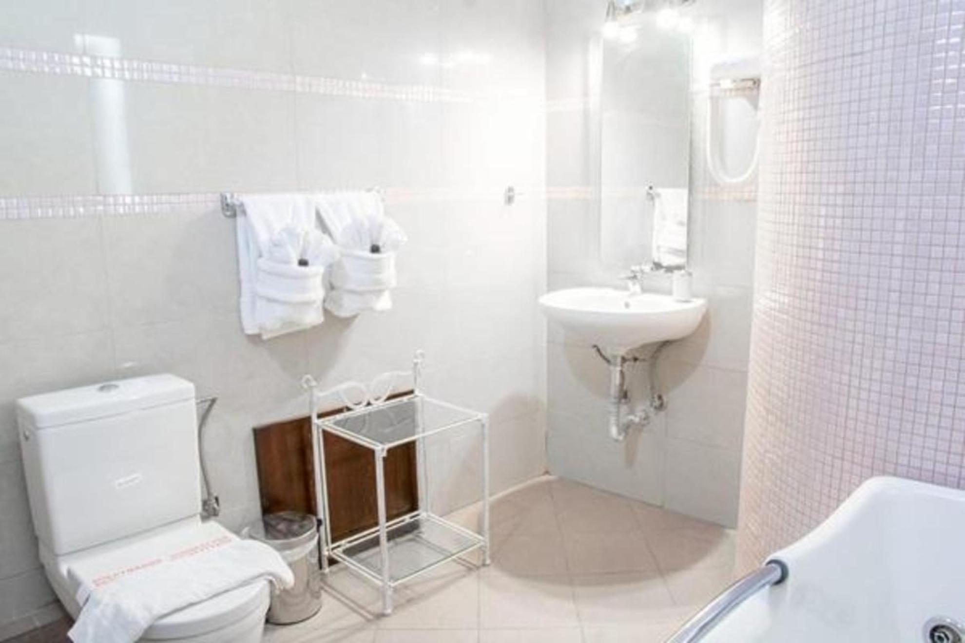 Double Room with Mountain View - Photo 10