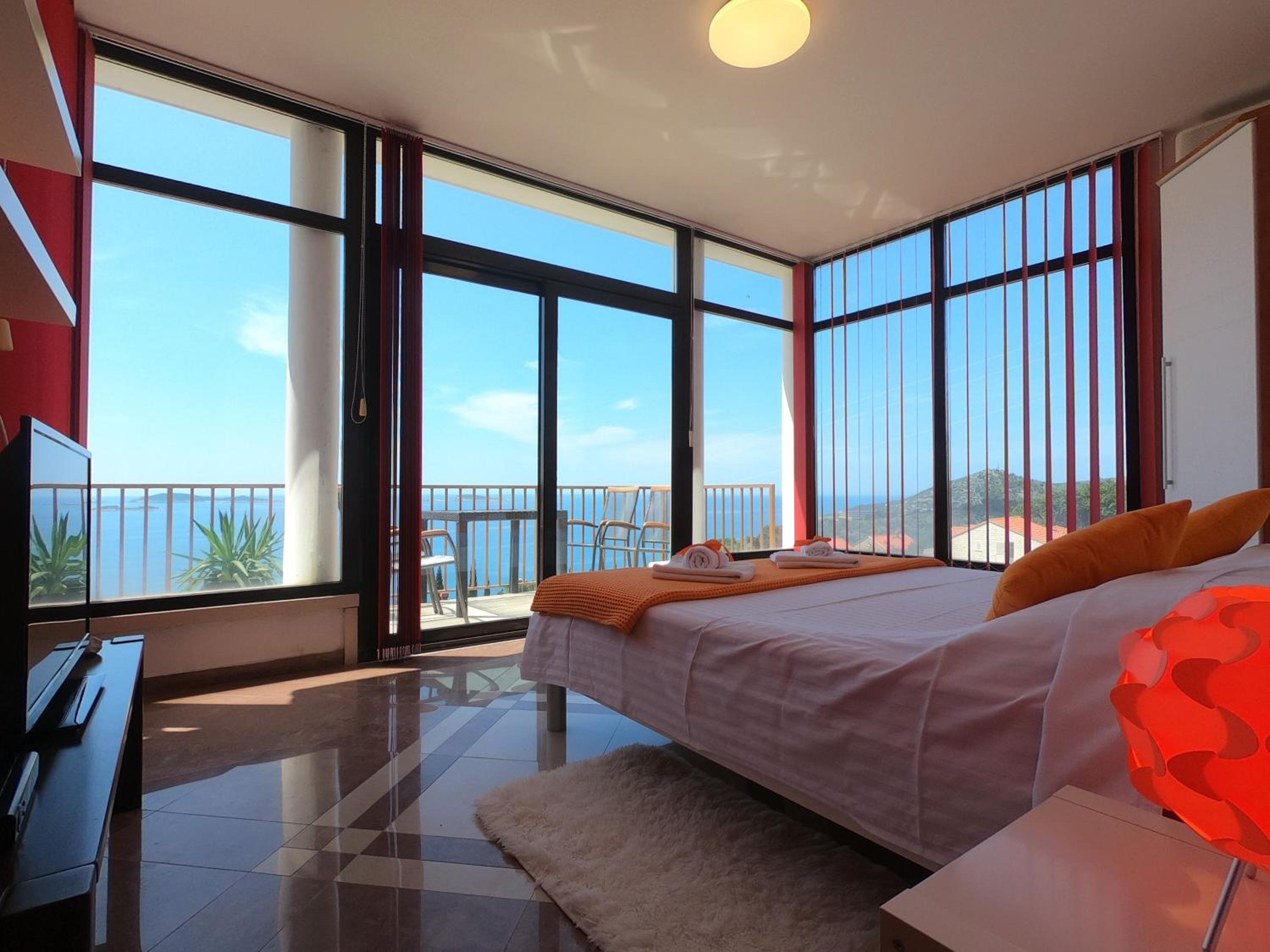 Two-Bedroom Apartment with Sea View and Balcony