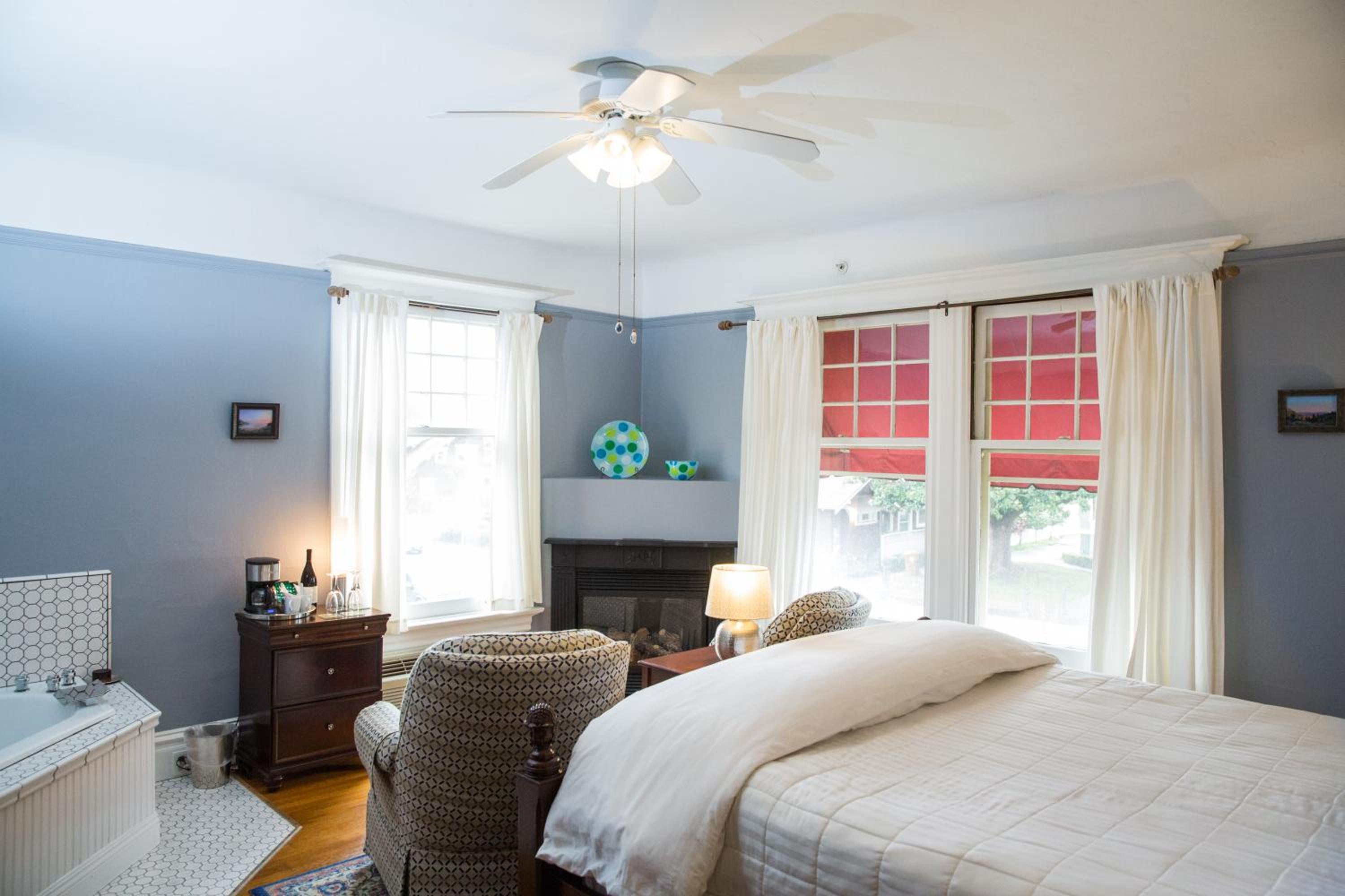 King Room with Mountain View