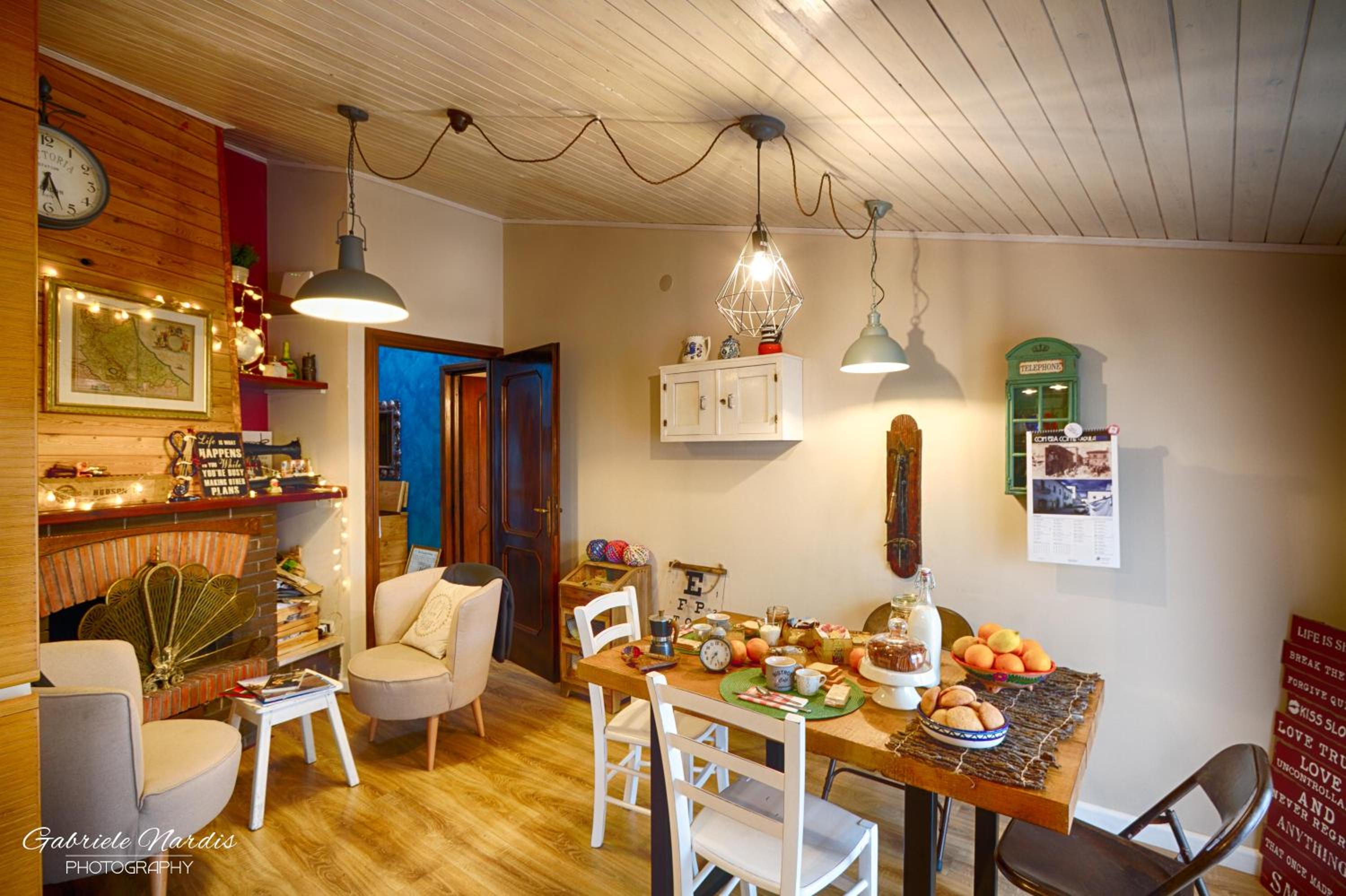 Apartment with Mountain View - Photo 4