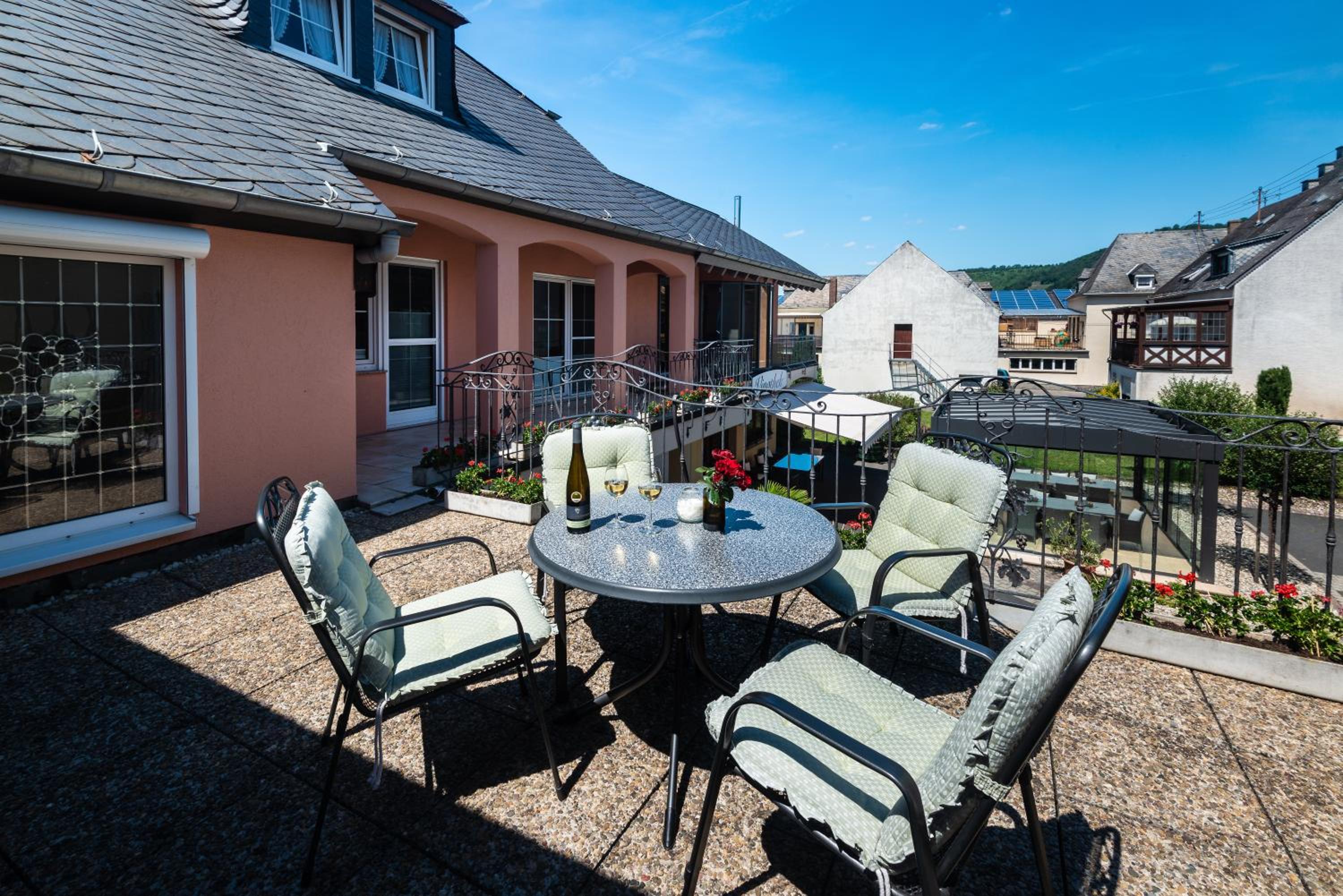 Suite with Terrace - Photo 9