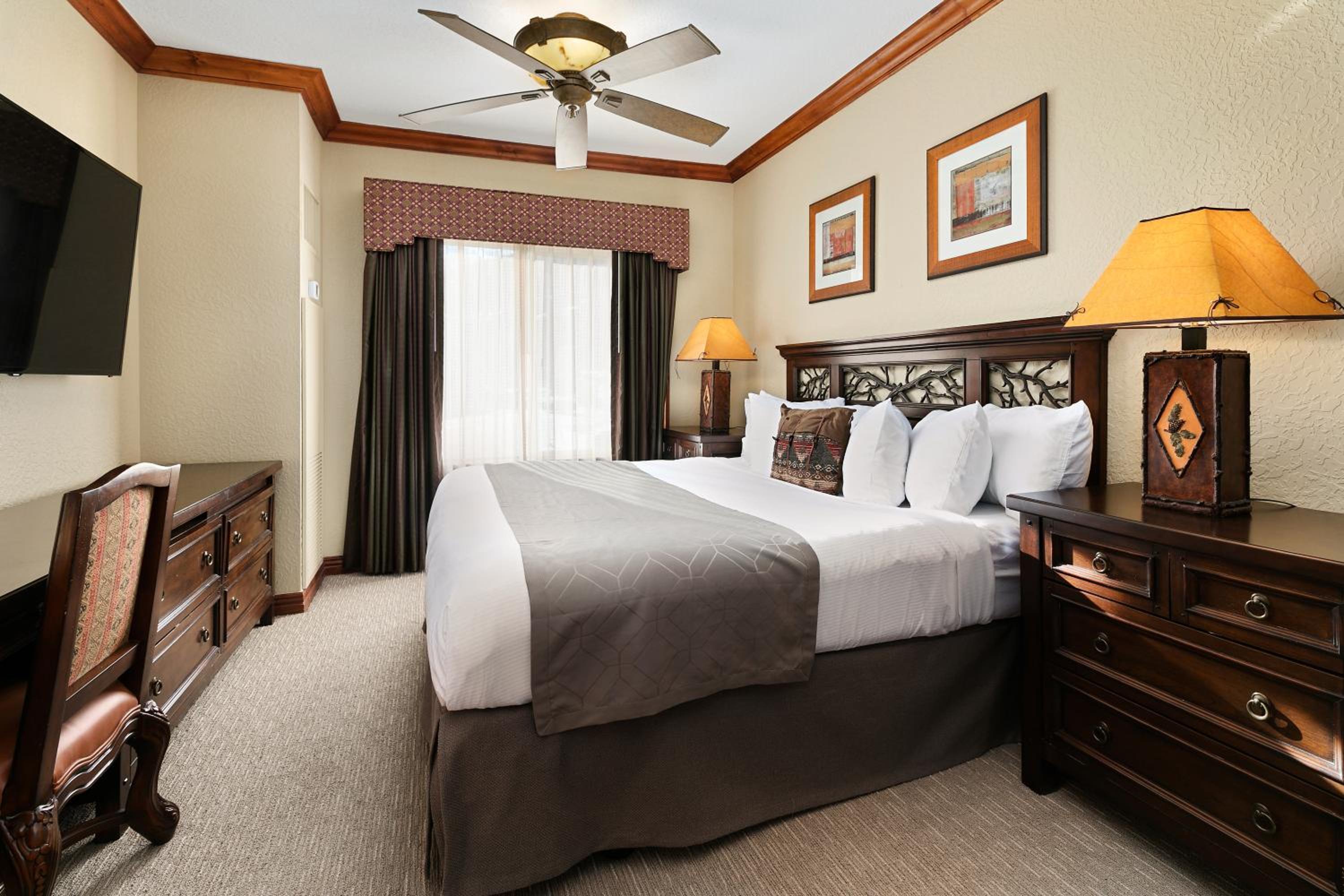 Two-Bedroom Suite photo 2