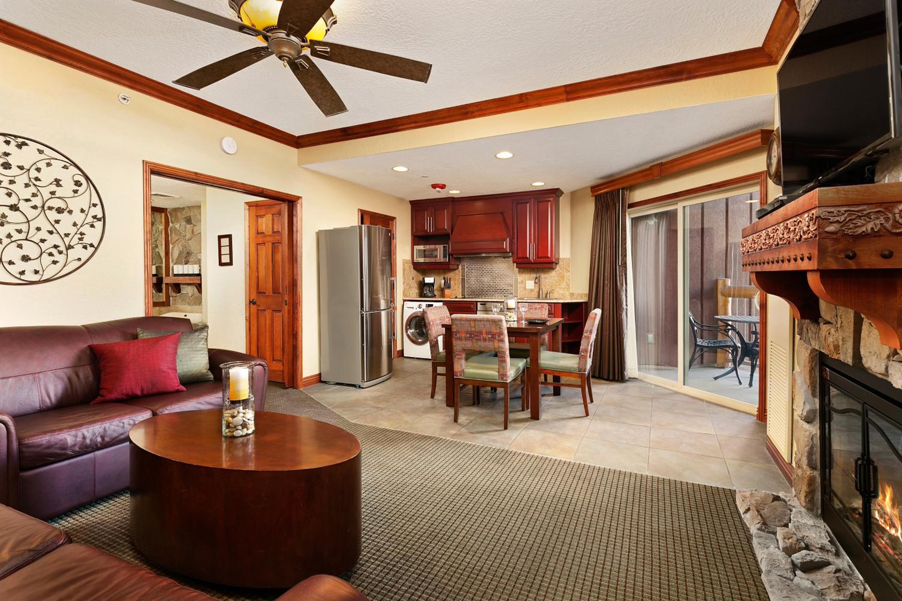 Deluxe One-Bedroom Suite