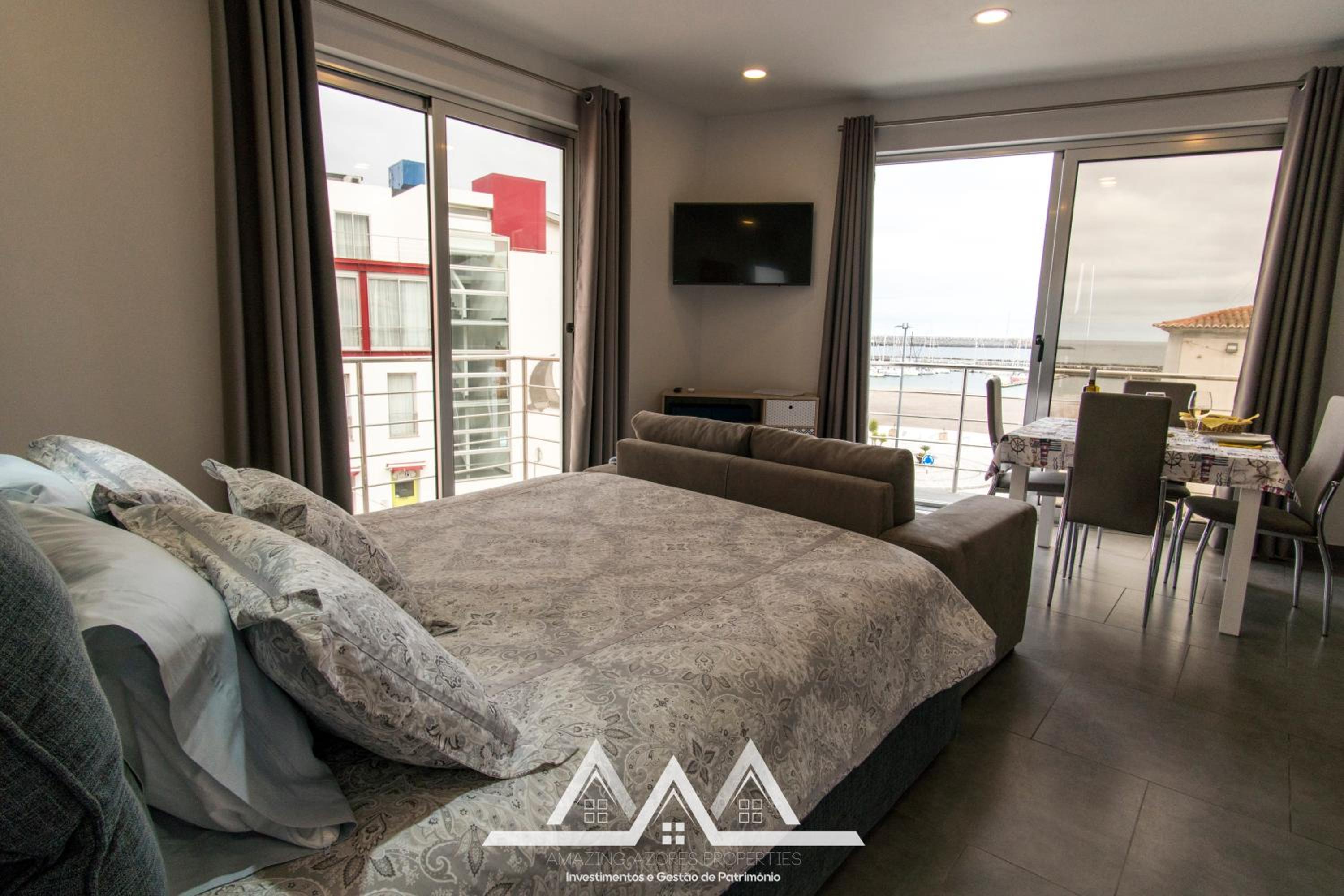 Deluxe Apartment photo 1