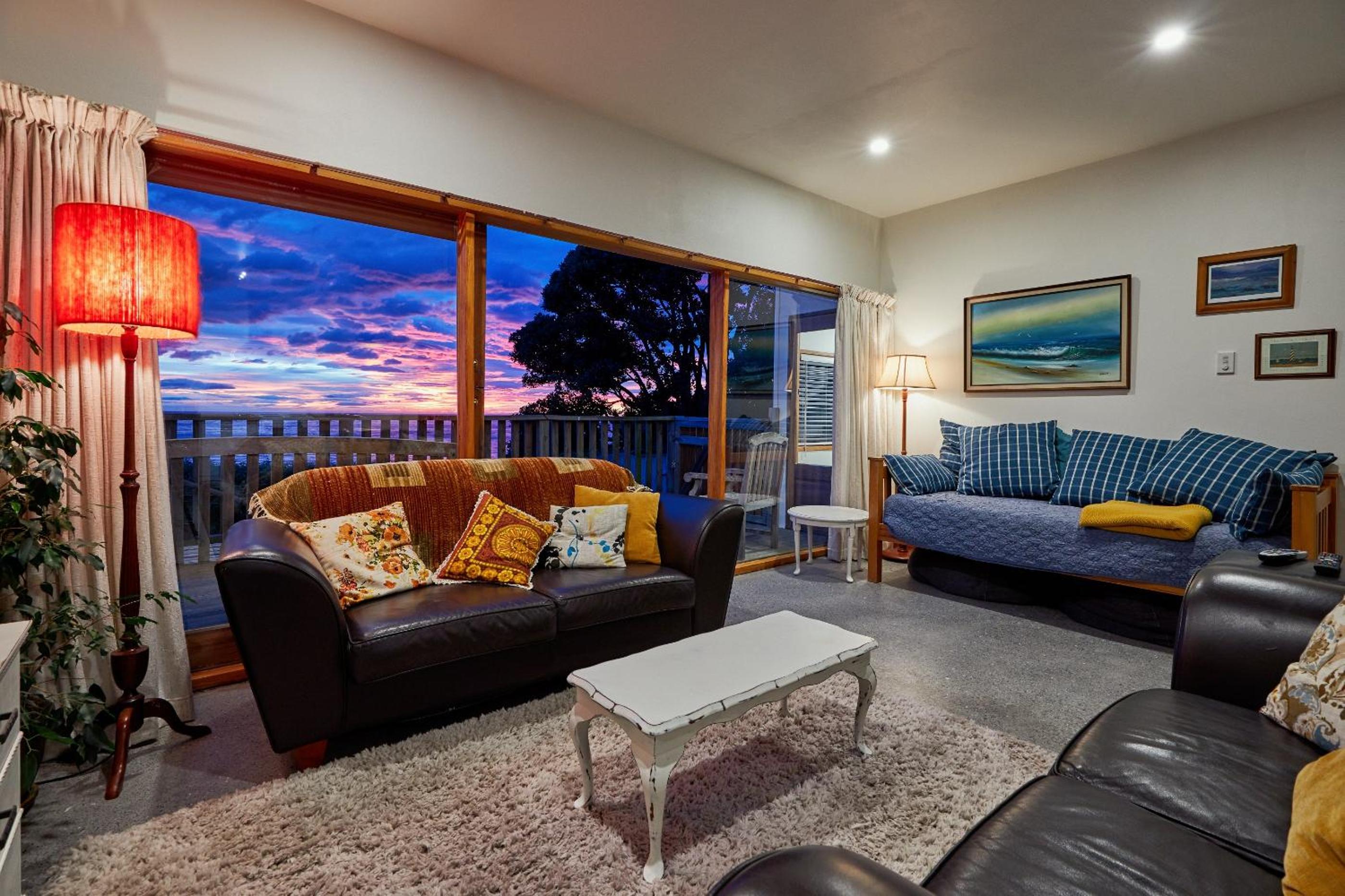 Three-Bedroom Cottage with Sea View photo 1