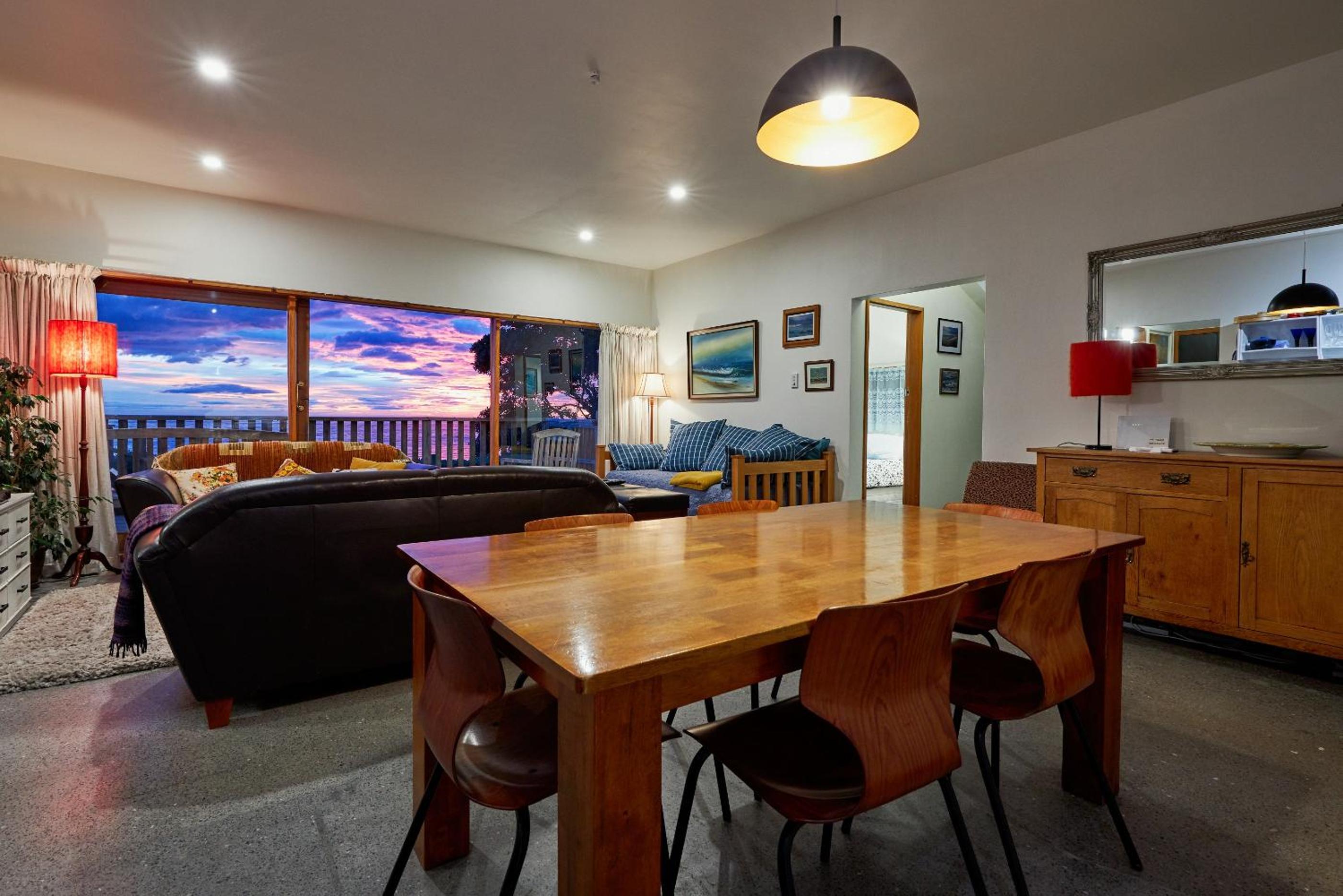 Three-Bedroom Cottage with Sea View photo 3