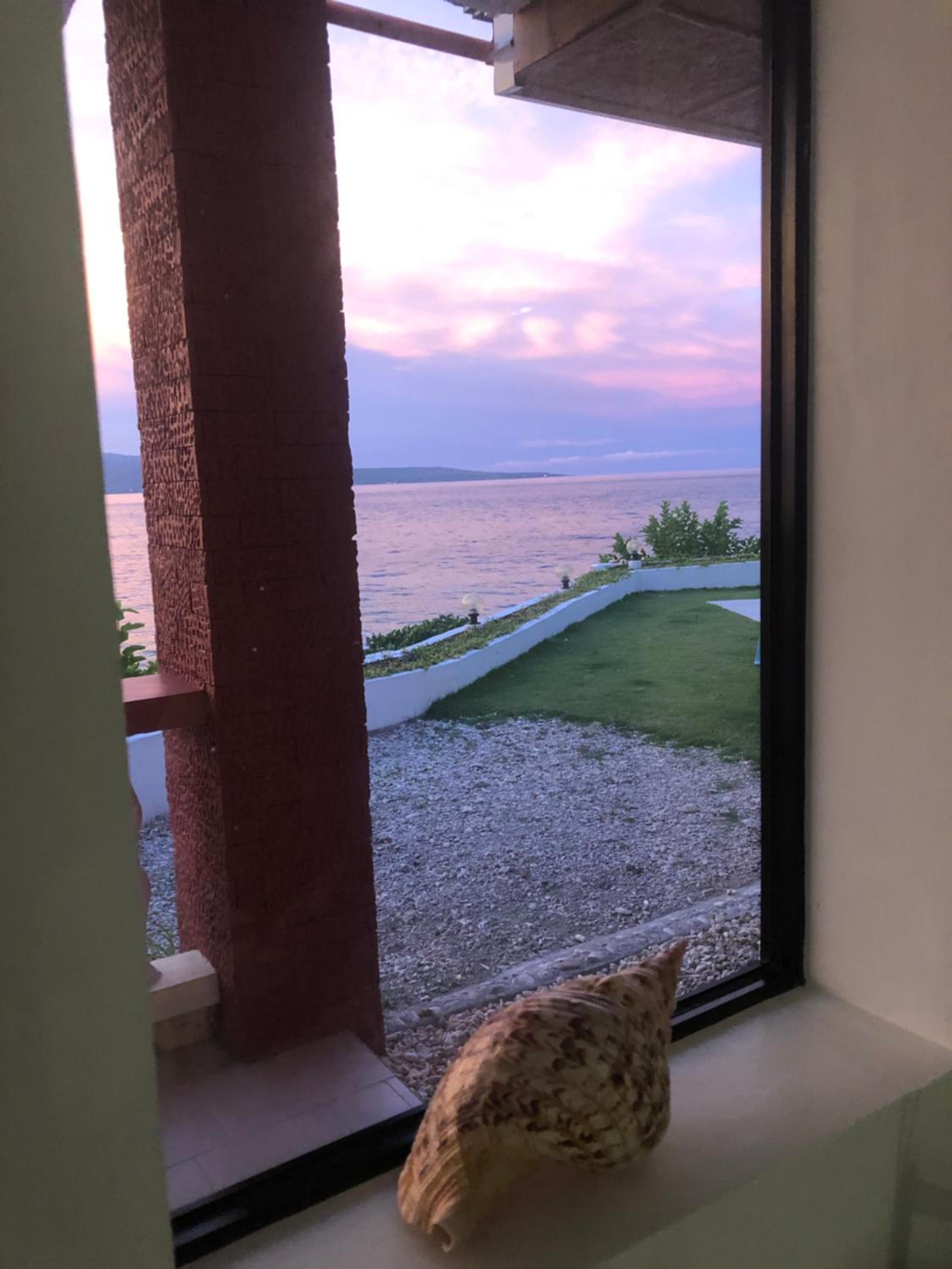 Family Room with Sea View - Photo 2
