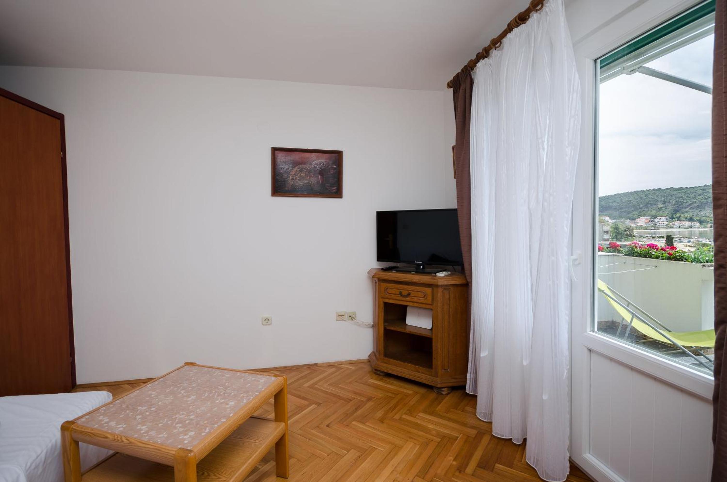Two-Bedroom Apartment Standard photo 2
