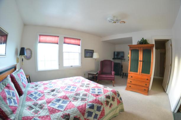 Queen Room photo 3