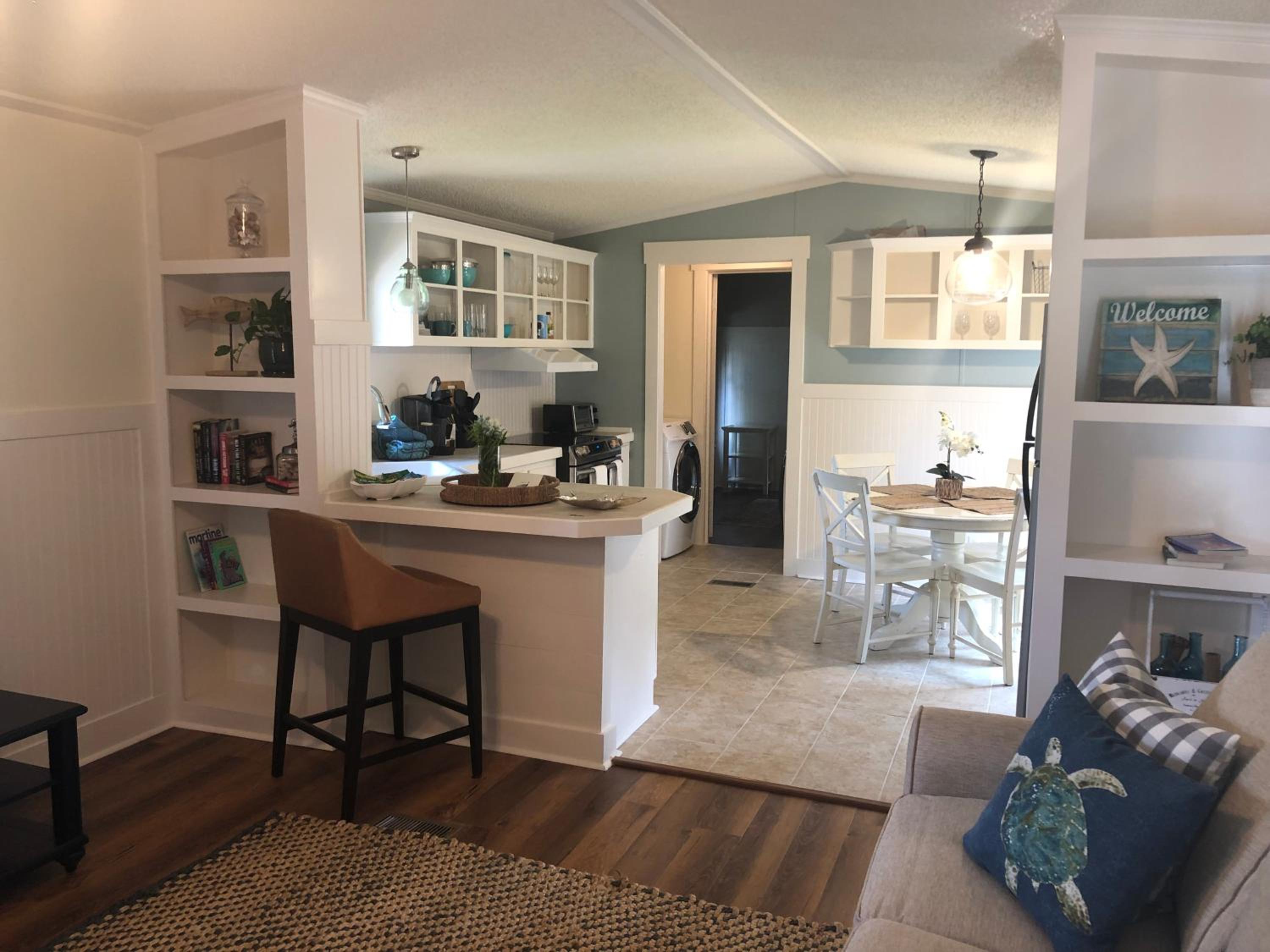 Mobile Home - Photo 13