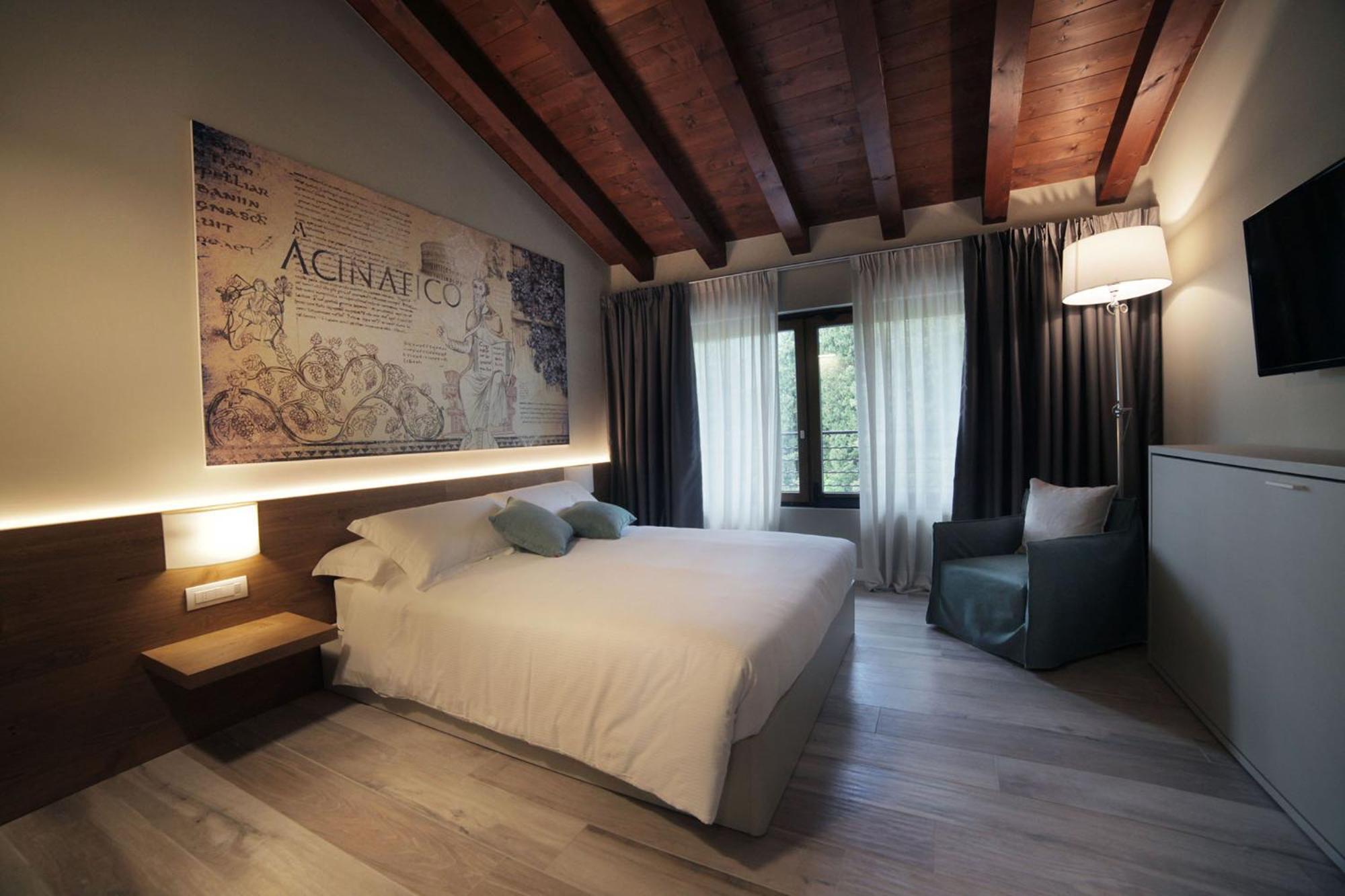 Deluxe Double Room (2 Adults + 1 Child)