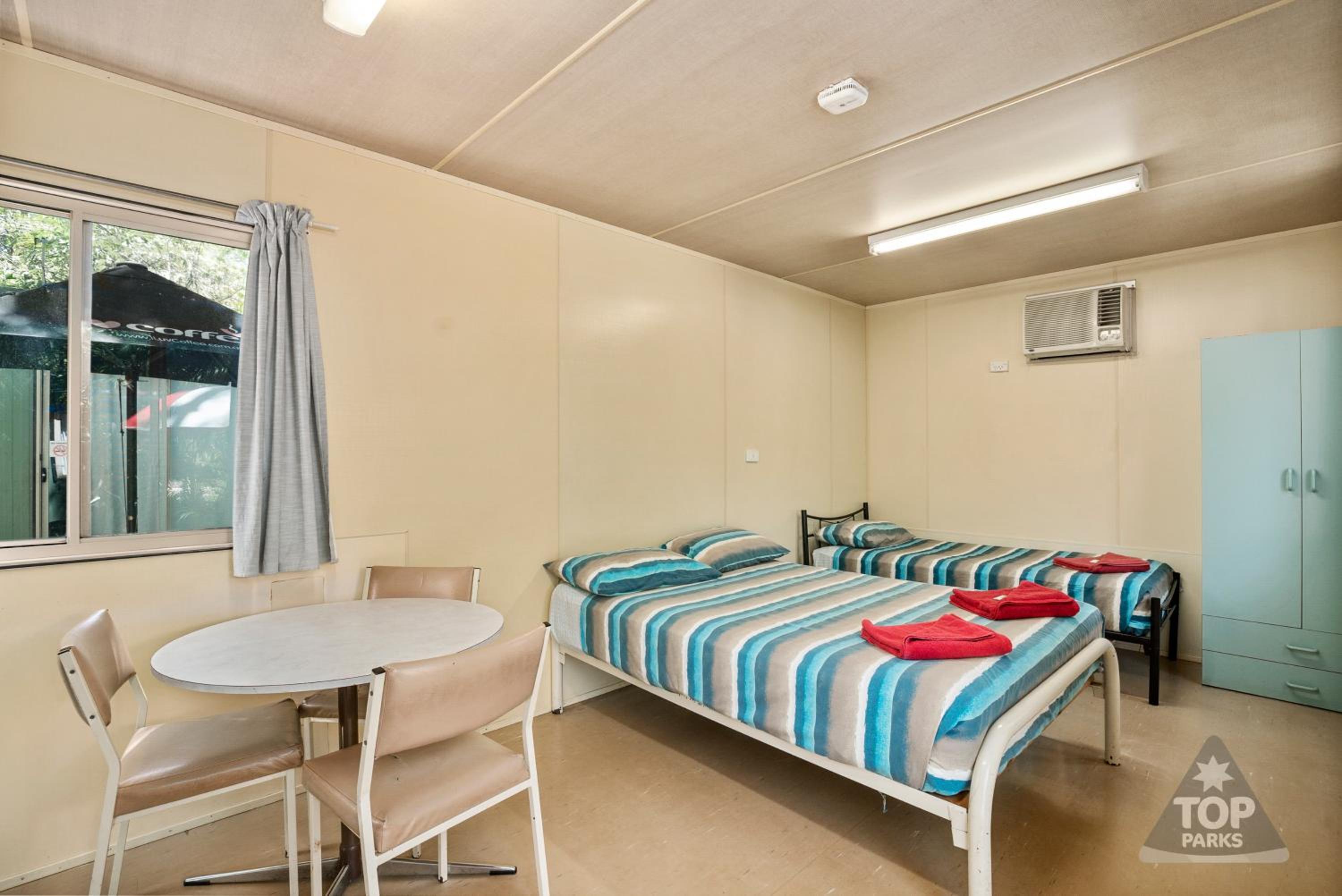 Standard Cabin with Shared Bathroom photo 1