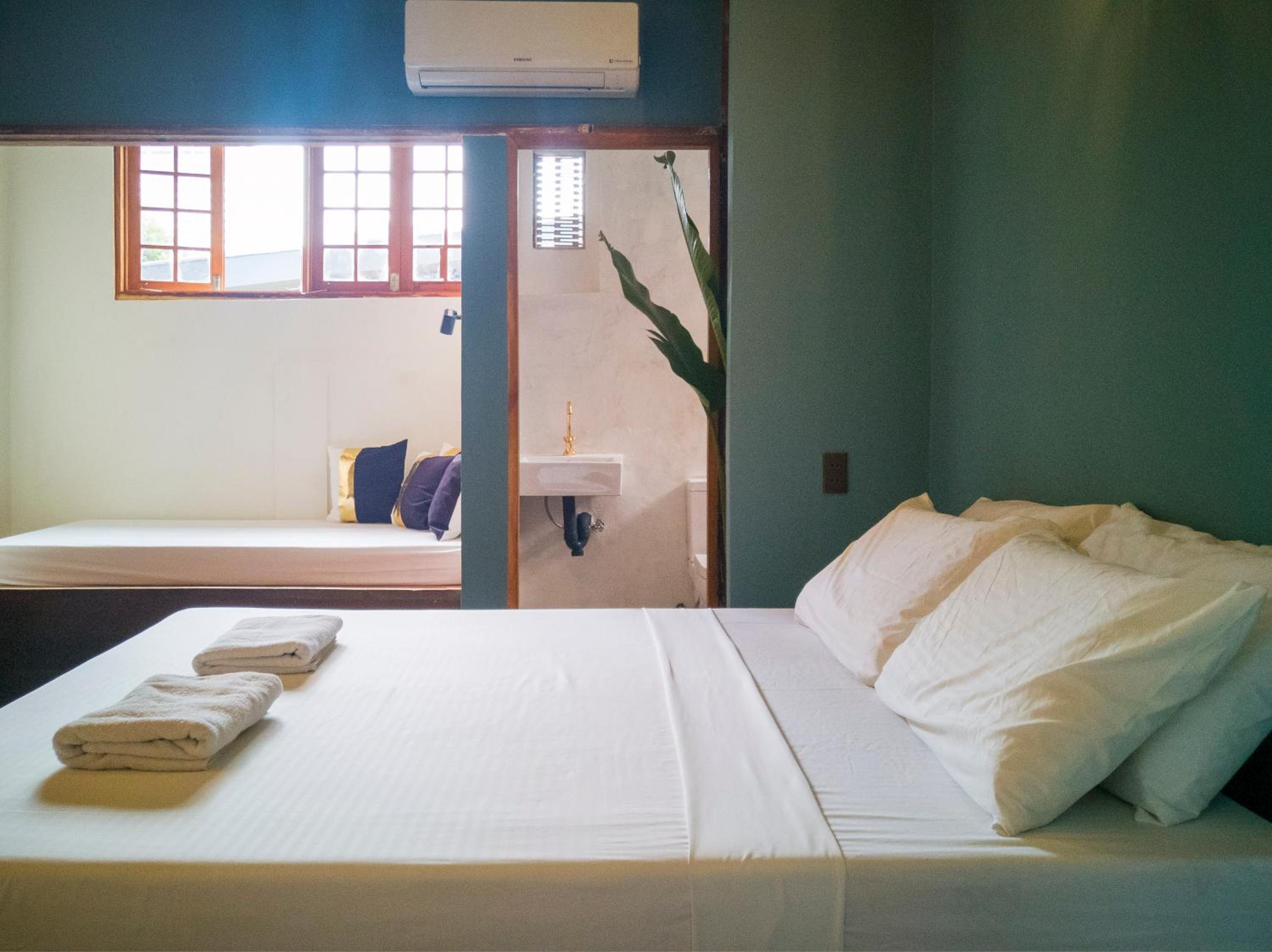 Deluxe Double Room - Photo 8