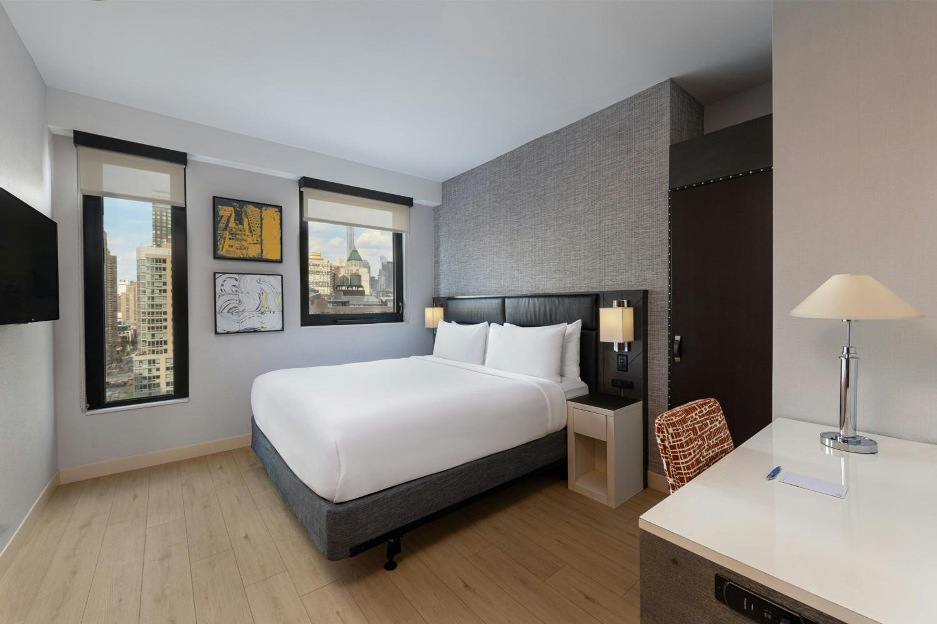 High Floor Queen Room with City View