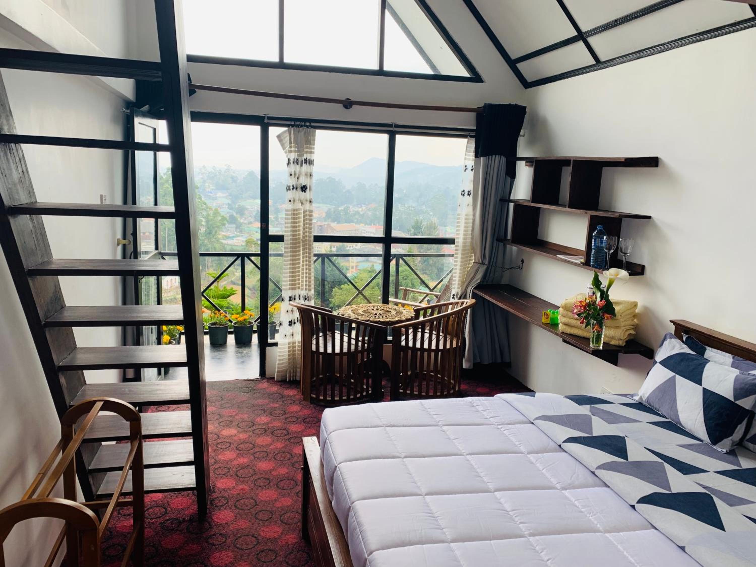 Family Suite with Balcony and Mountain View photo 1