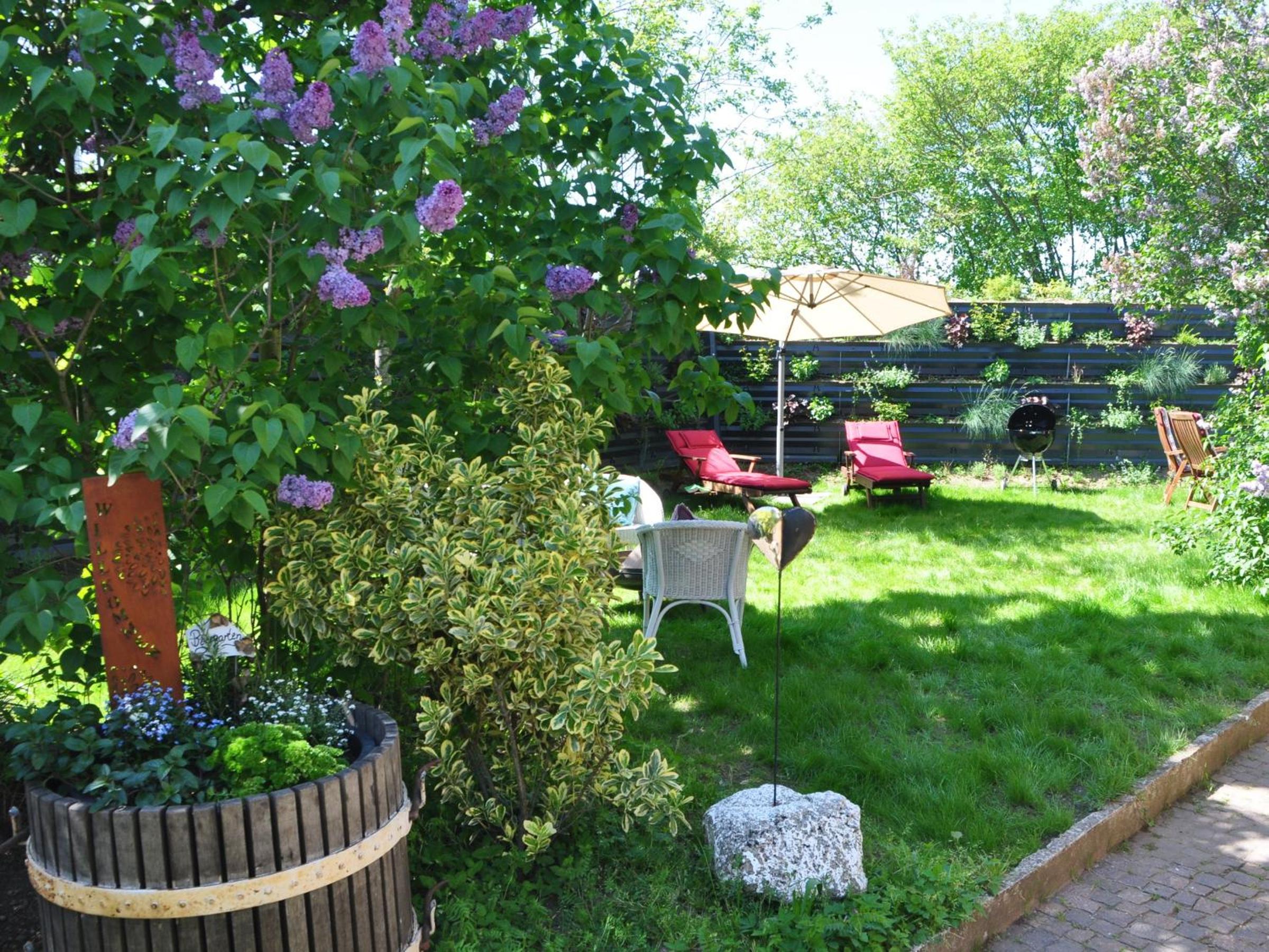 Two-Bedroom Deluxe Apartment with Garden View photo 2
