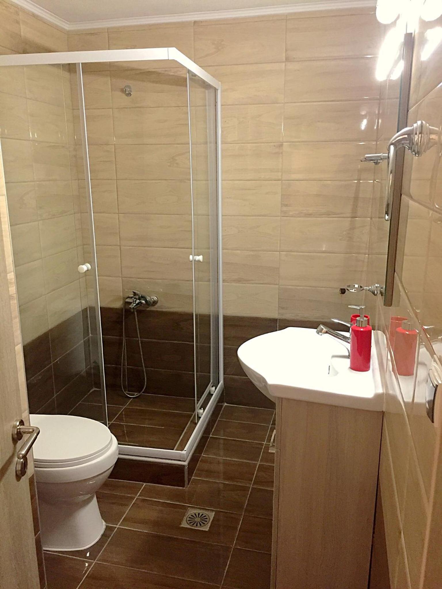 One-Bedroom House - Photo 8