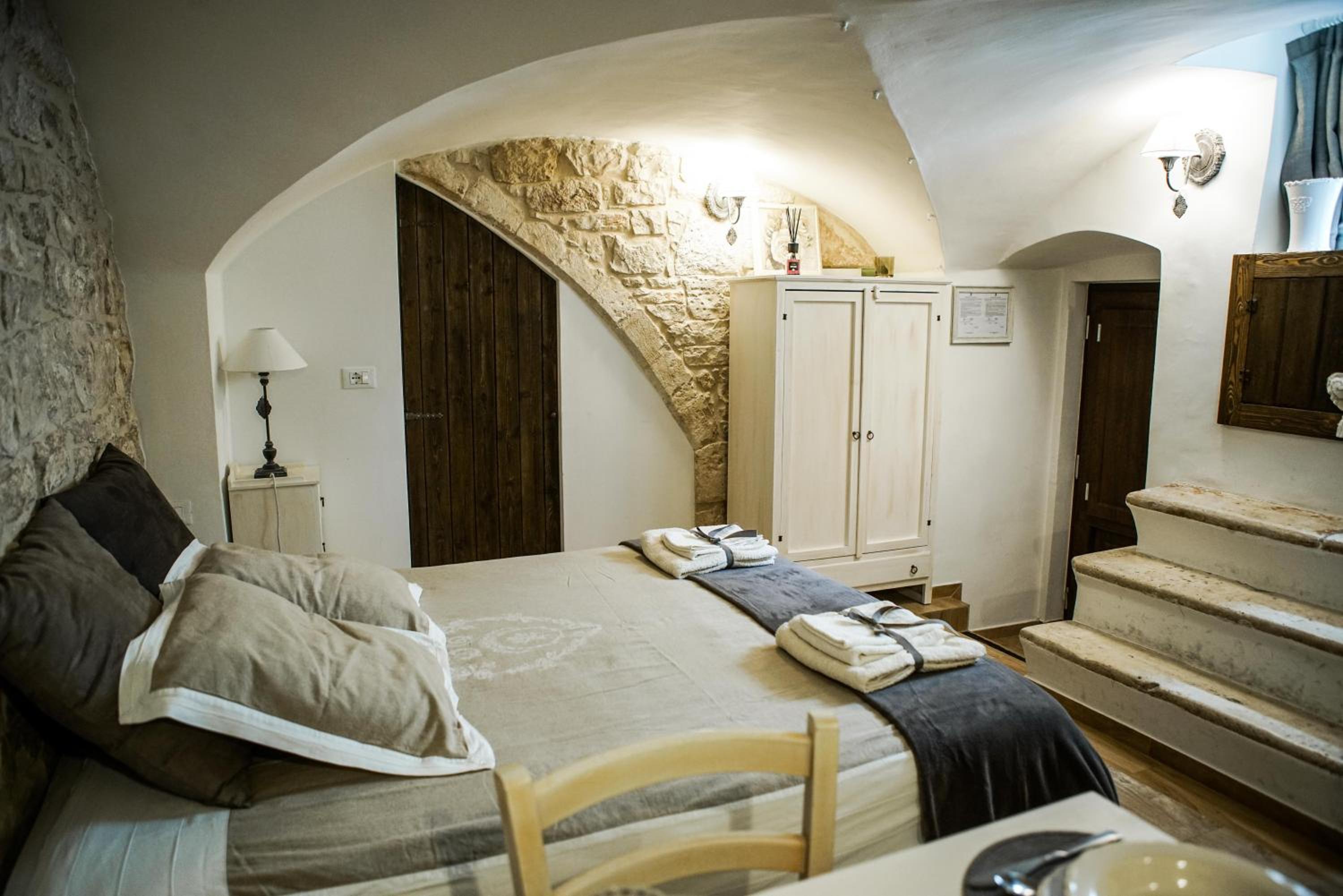 One-Bedroom House - Photo 11