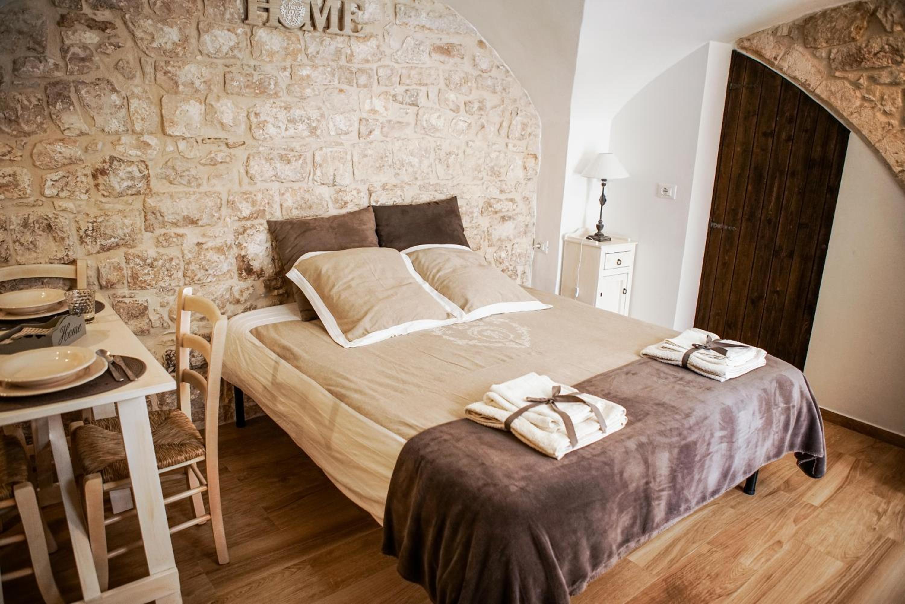 One-Bedroom House - Photo 7