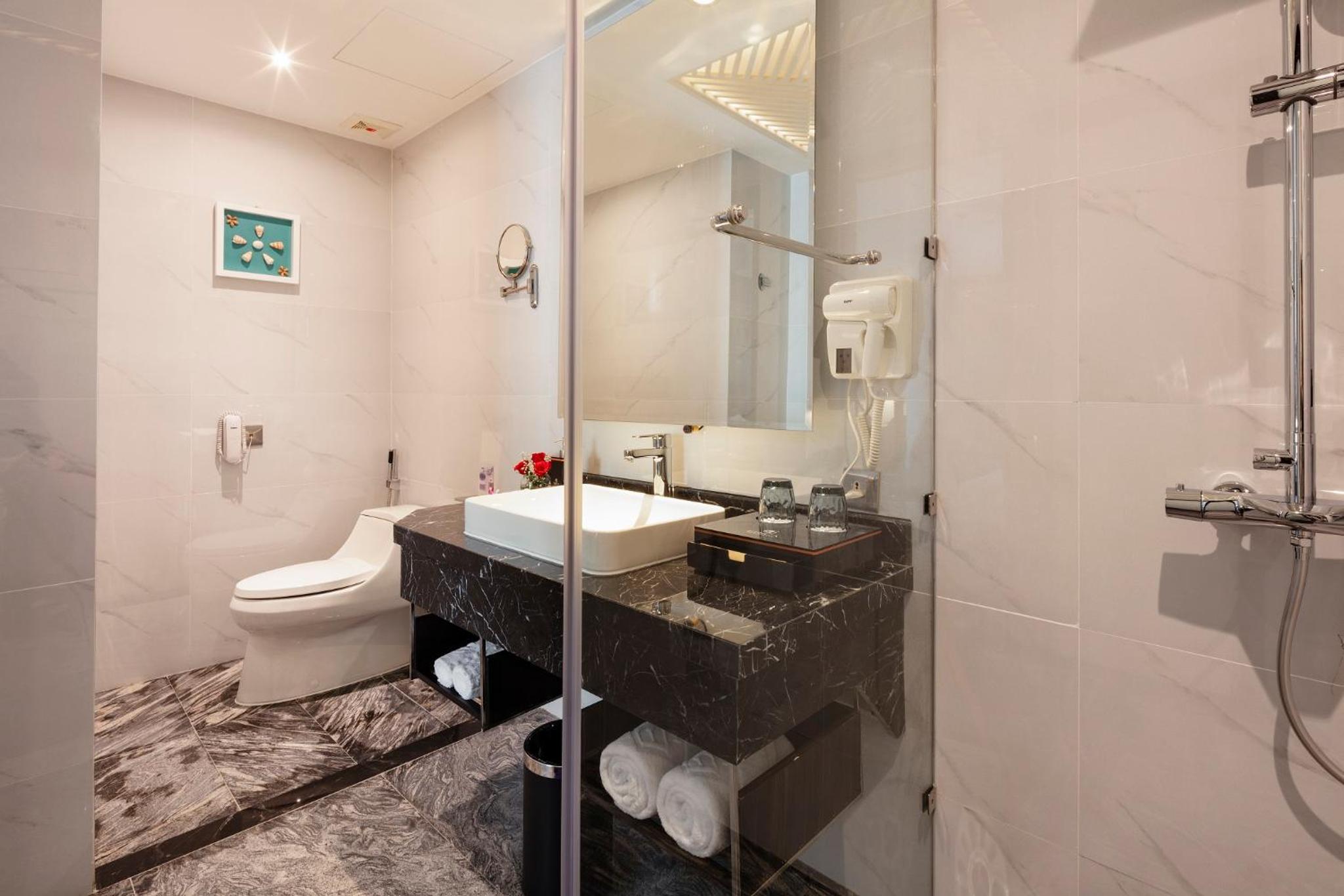 Triple Room with Balcony - Photo 3