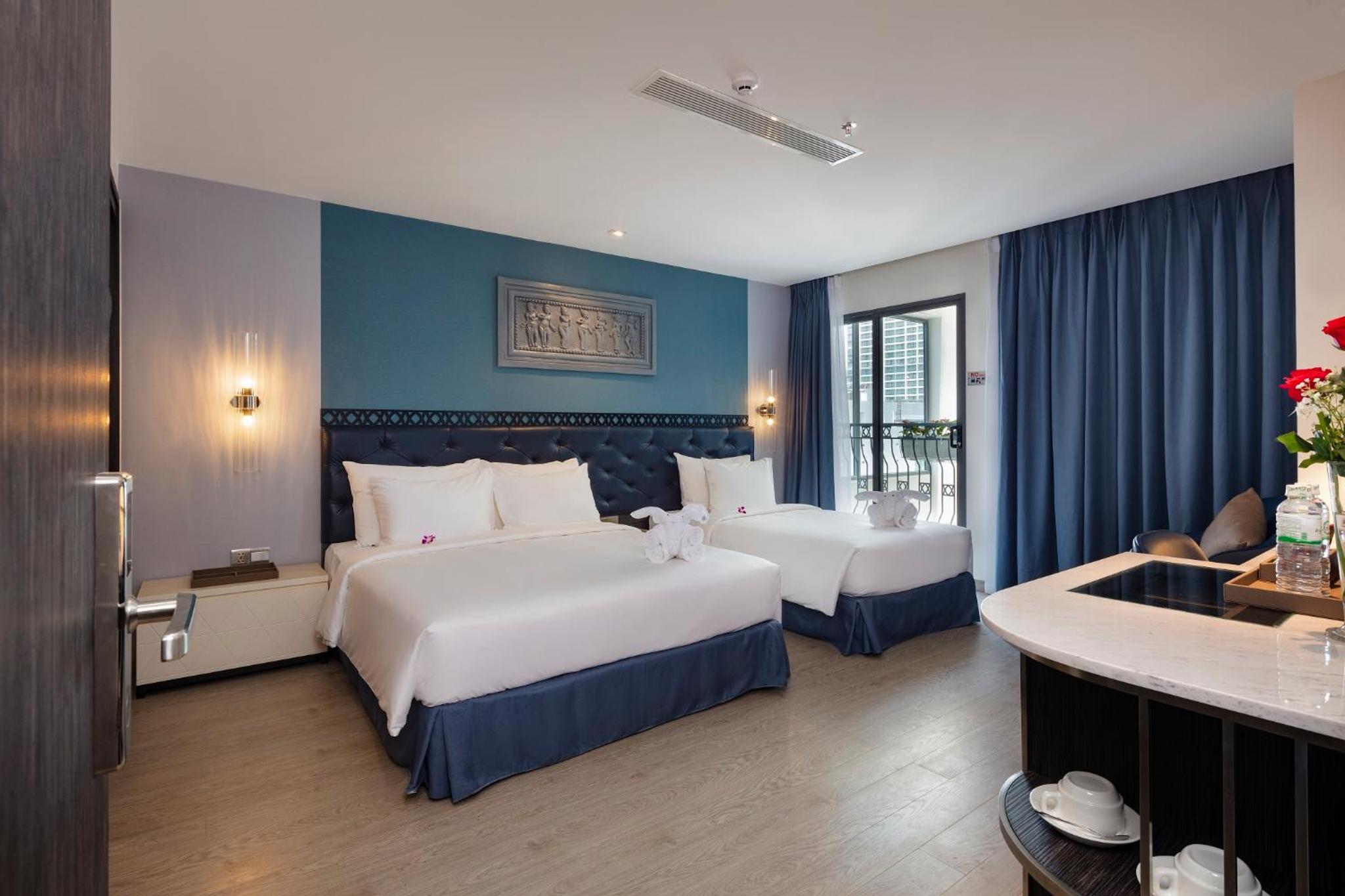 Triple Room with Balcony - Photo 1